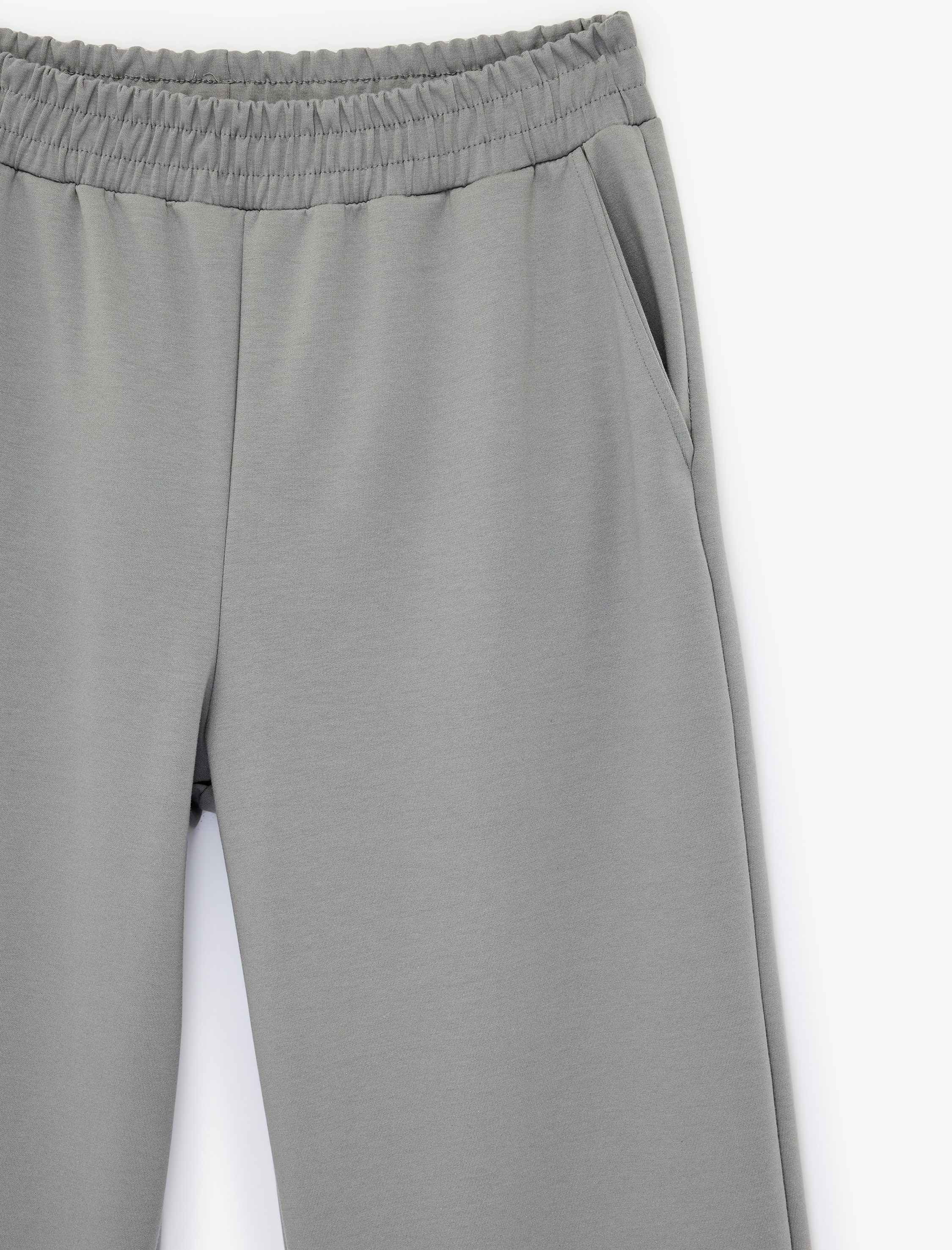   Rahat Kalıp Cepli Beli Lastikli Geniş Paça Spor Eşofman Altı