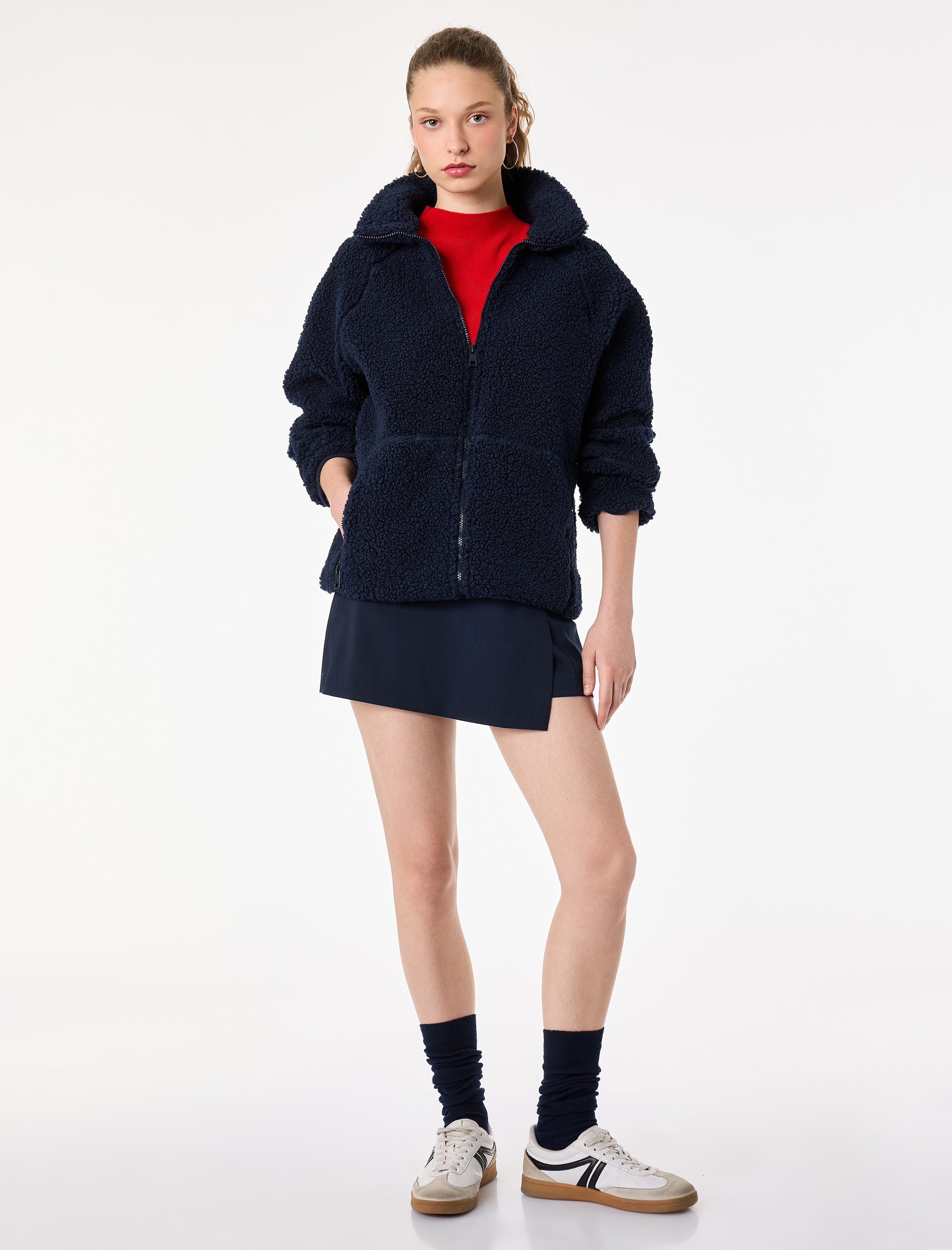   Uzun Kollu Dik Yaka Cep Detaylı Fermuarlı Oversize Peluş Ceket