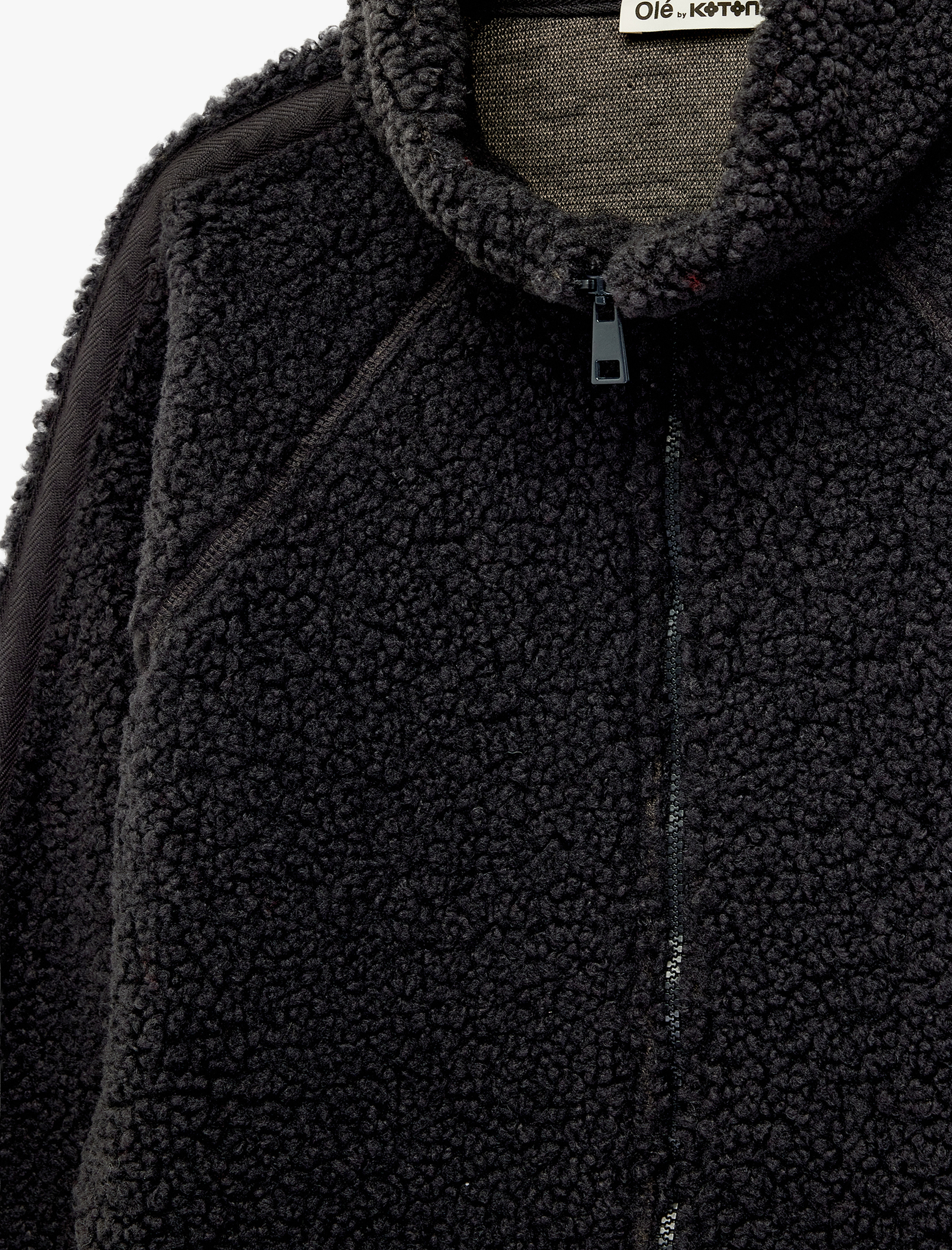   Uzun Kollu Dik Yaka Cep Detaylı Fermuarlı Oversize Peluş Ceket