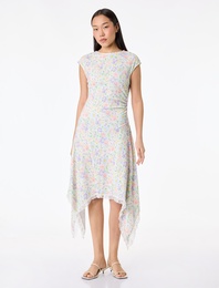 Kolsuz Dantel Detaylı Asimetrik Kesim Bisiklet Yaka Çiçekli Elbise