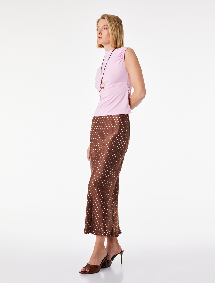  Slim Fit Puantiye Desenli Midi Saten Etek