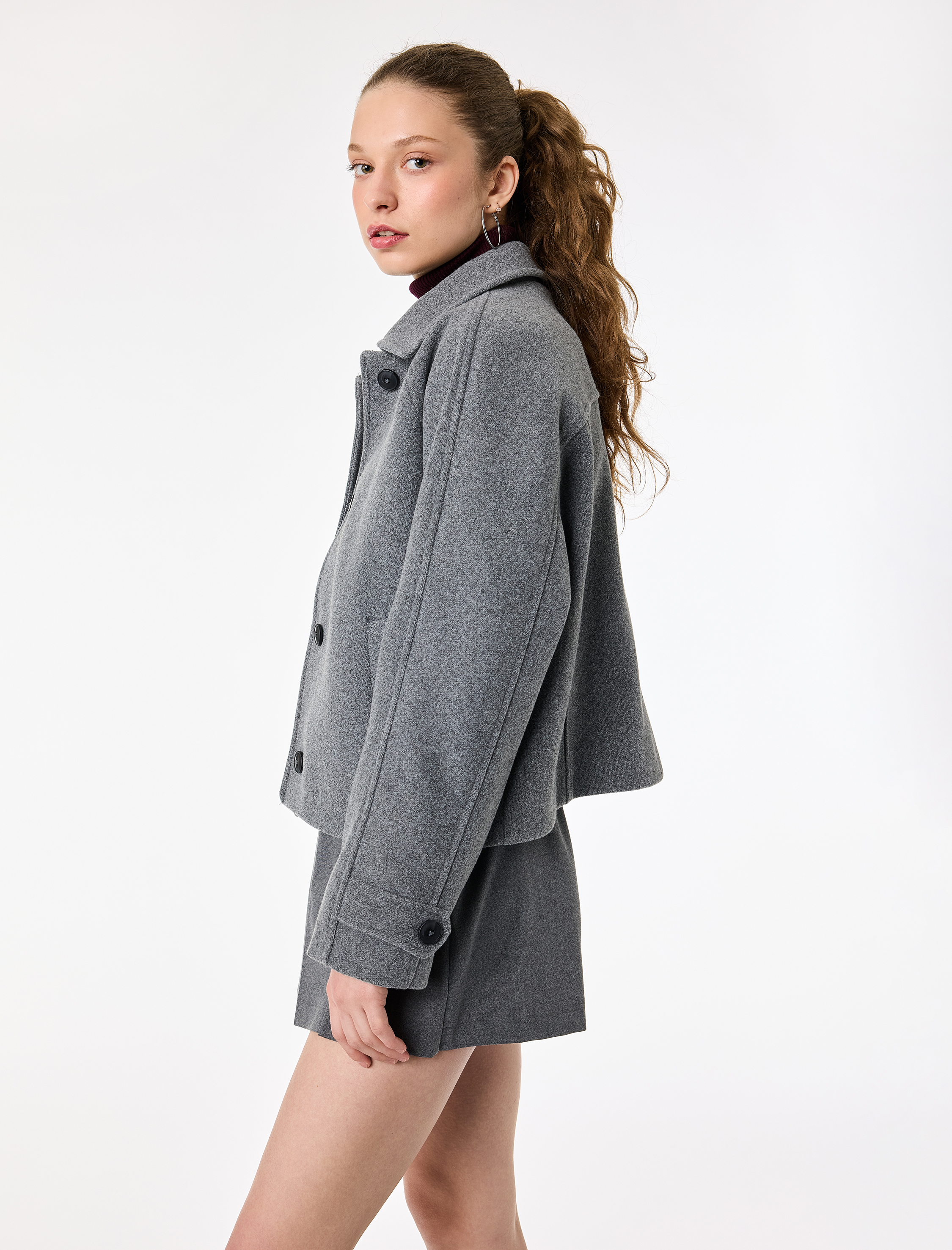   Uzun Kollu Cepli Düğmeli Klasik Yaka Kaşe Ceket