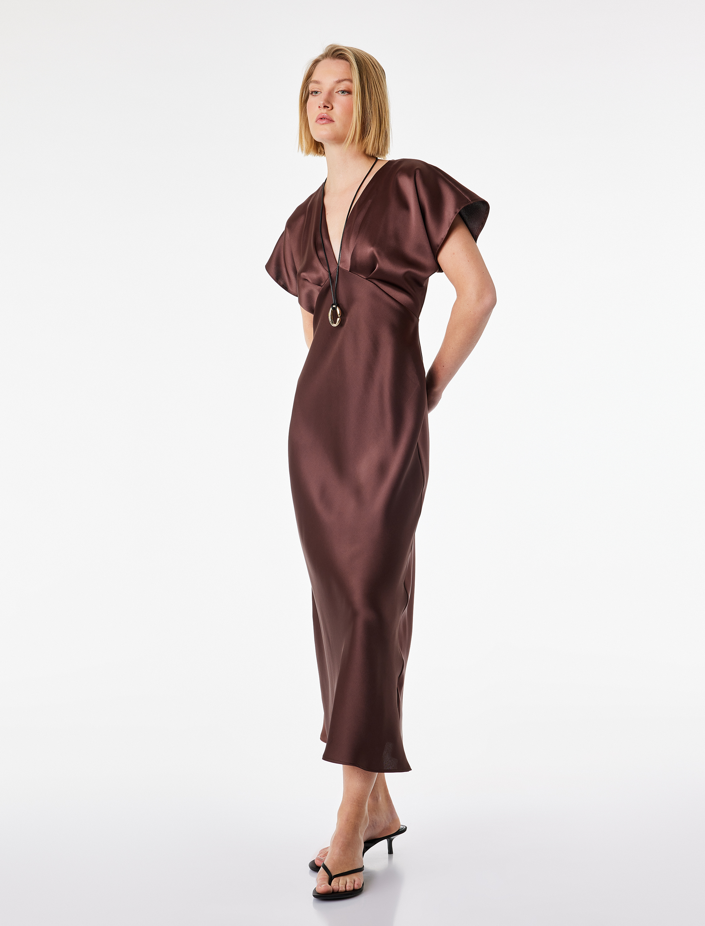   V Yaka Kısa Kollu Rahat Kalıp Midi Saten Abiye Elbise