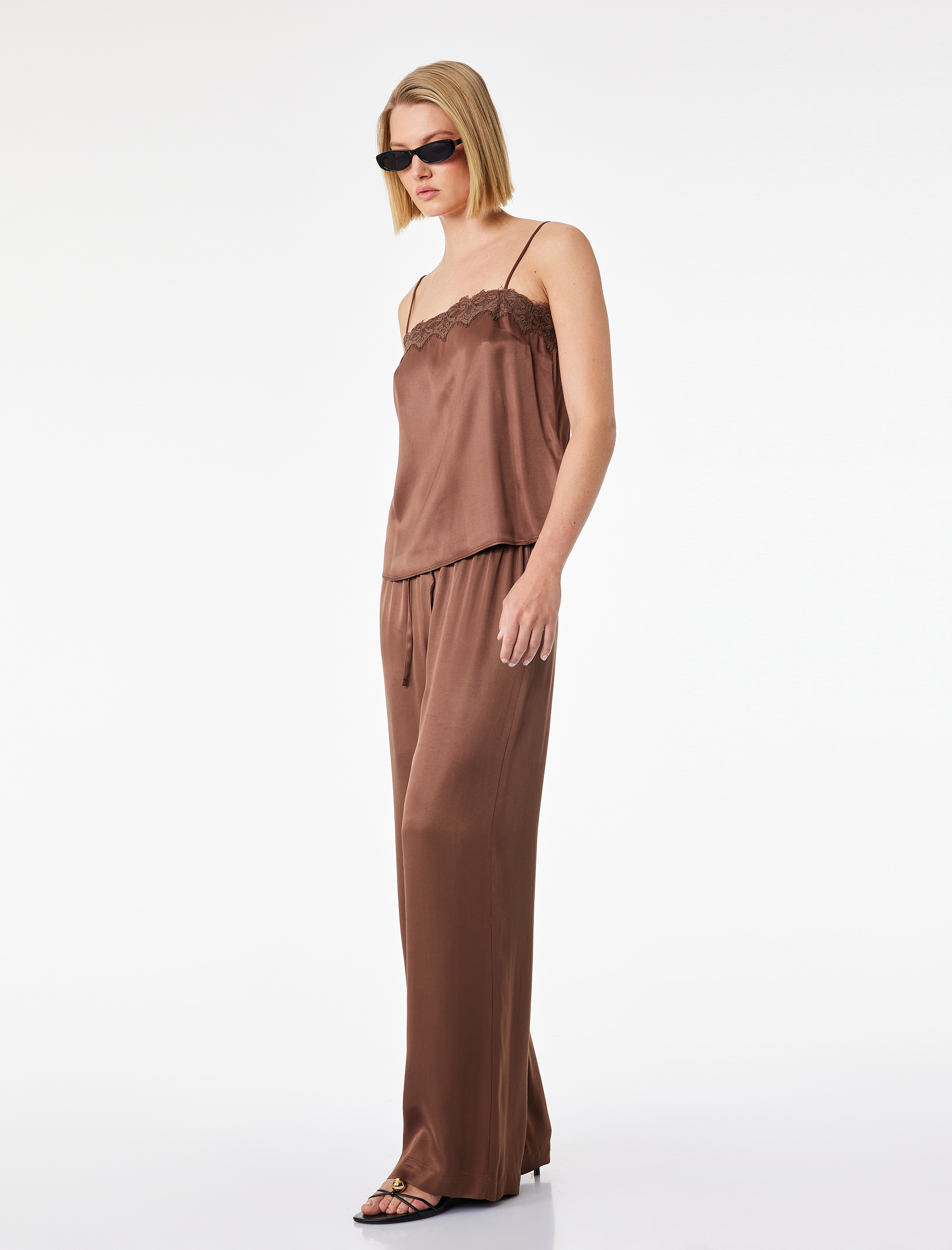   Beli Bağlamalı Geniş Paça Saten Pantolon