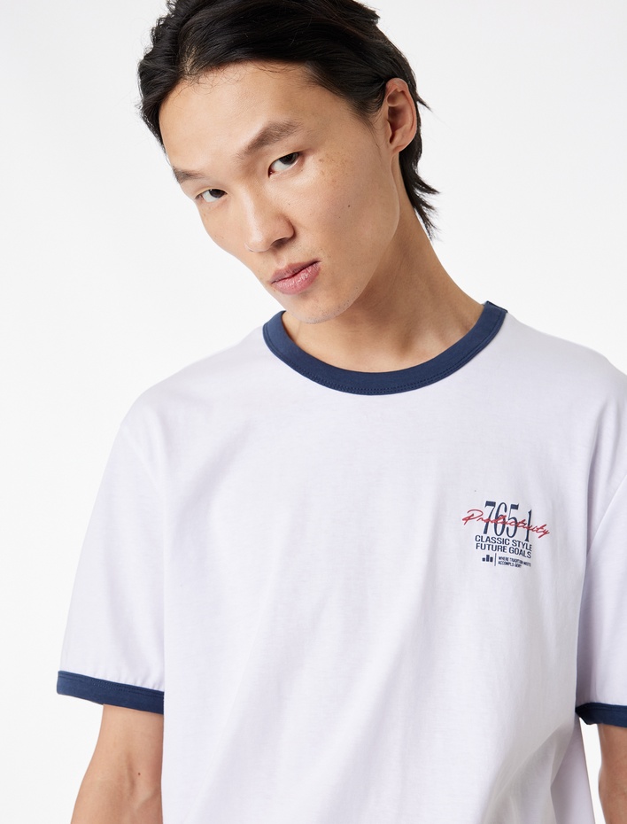  Regular Fit Kısa Kollu Pamuklu Renk Kontrastlı Bisiklet Yaka Baskılı Tişört