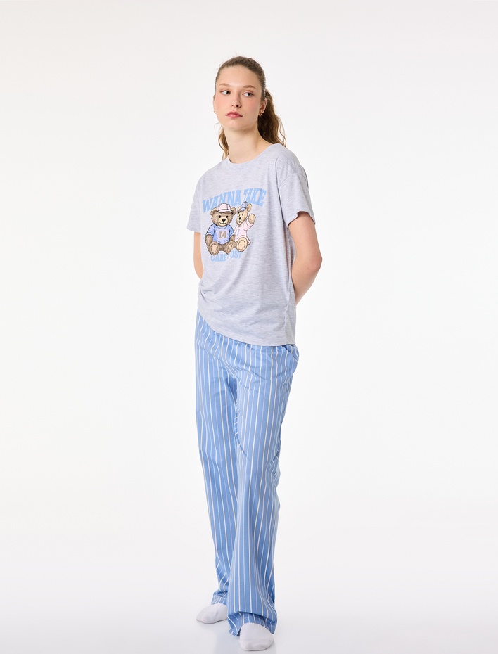  Rahat Kalıp Kısa Kollu Bisiklet Yaka Çizgili Ayıcık Baskılı Pijama Takımı