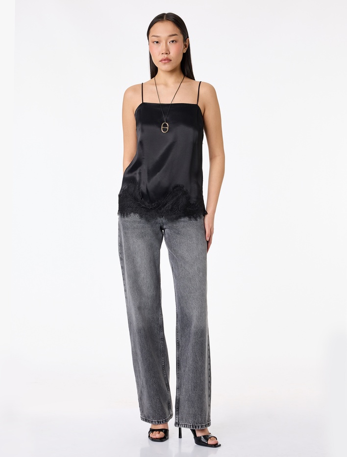  Dantel Detaylı İnce Askılı Saten Bluz