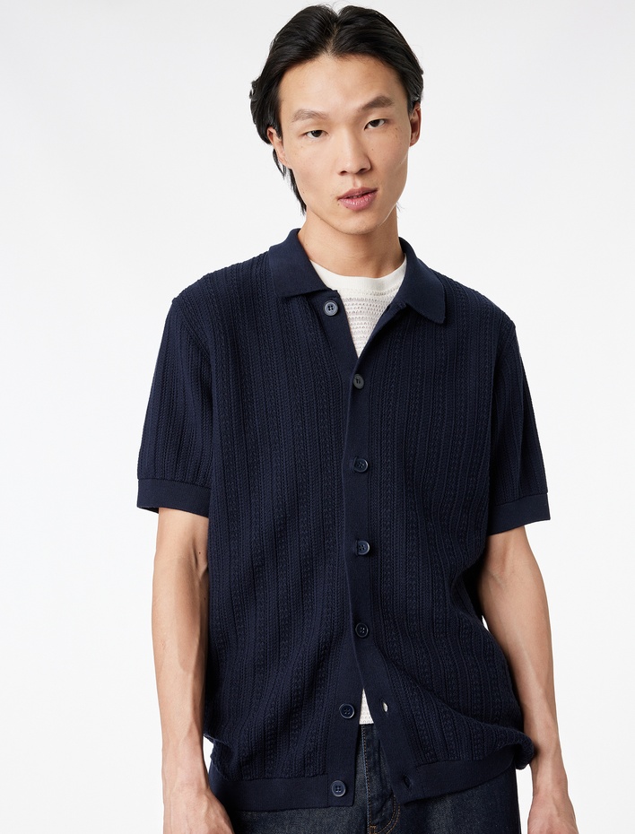  Regular Fit Dokulu Pamuklu Polo Yaka Kısa Kollu Düğmeli Triko Tişört