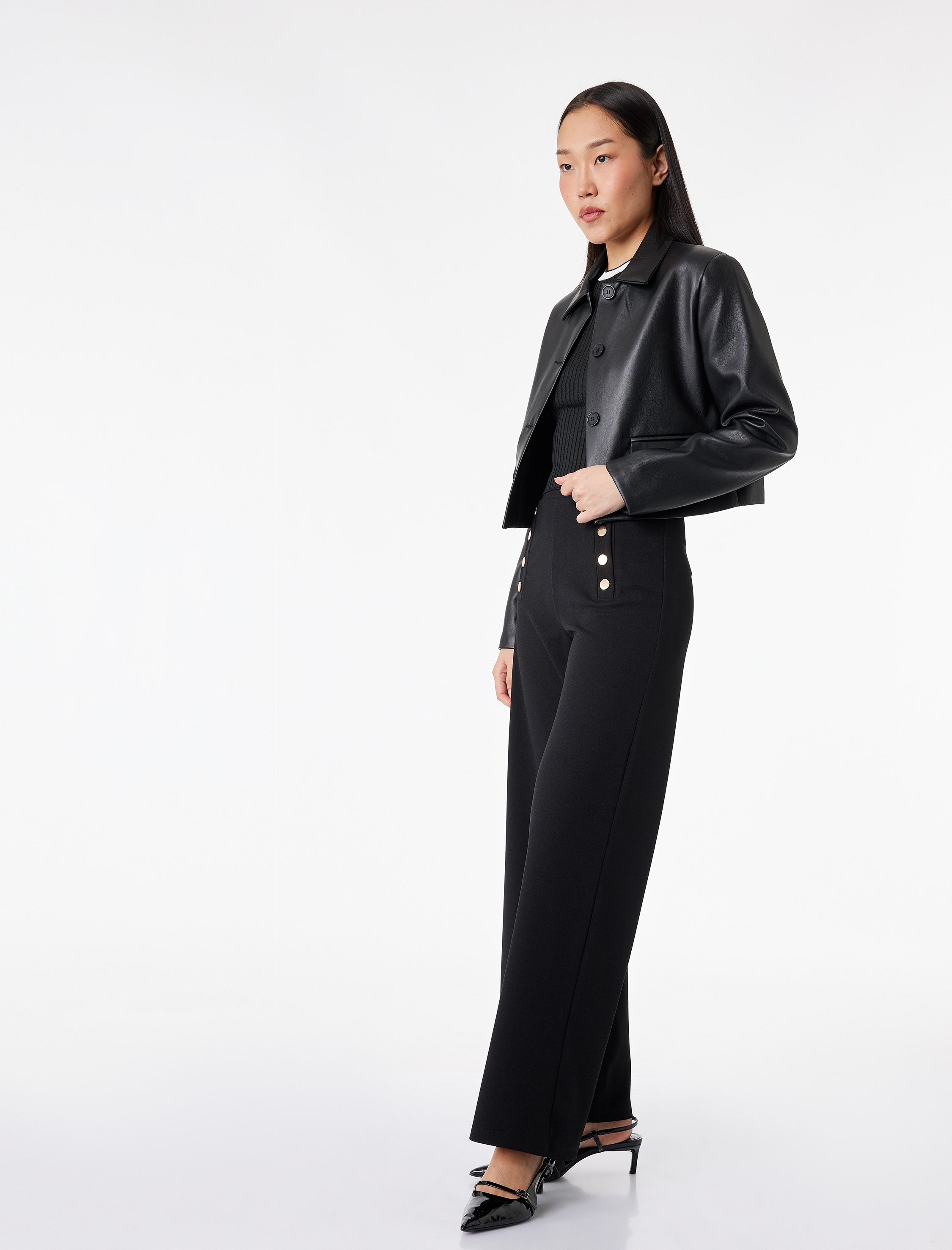   Krep Scuba Kumaş Düğme Aksesuar Detaylı Düz Paça Kumaş Pantolon