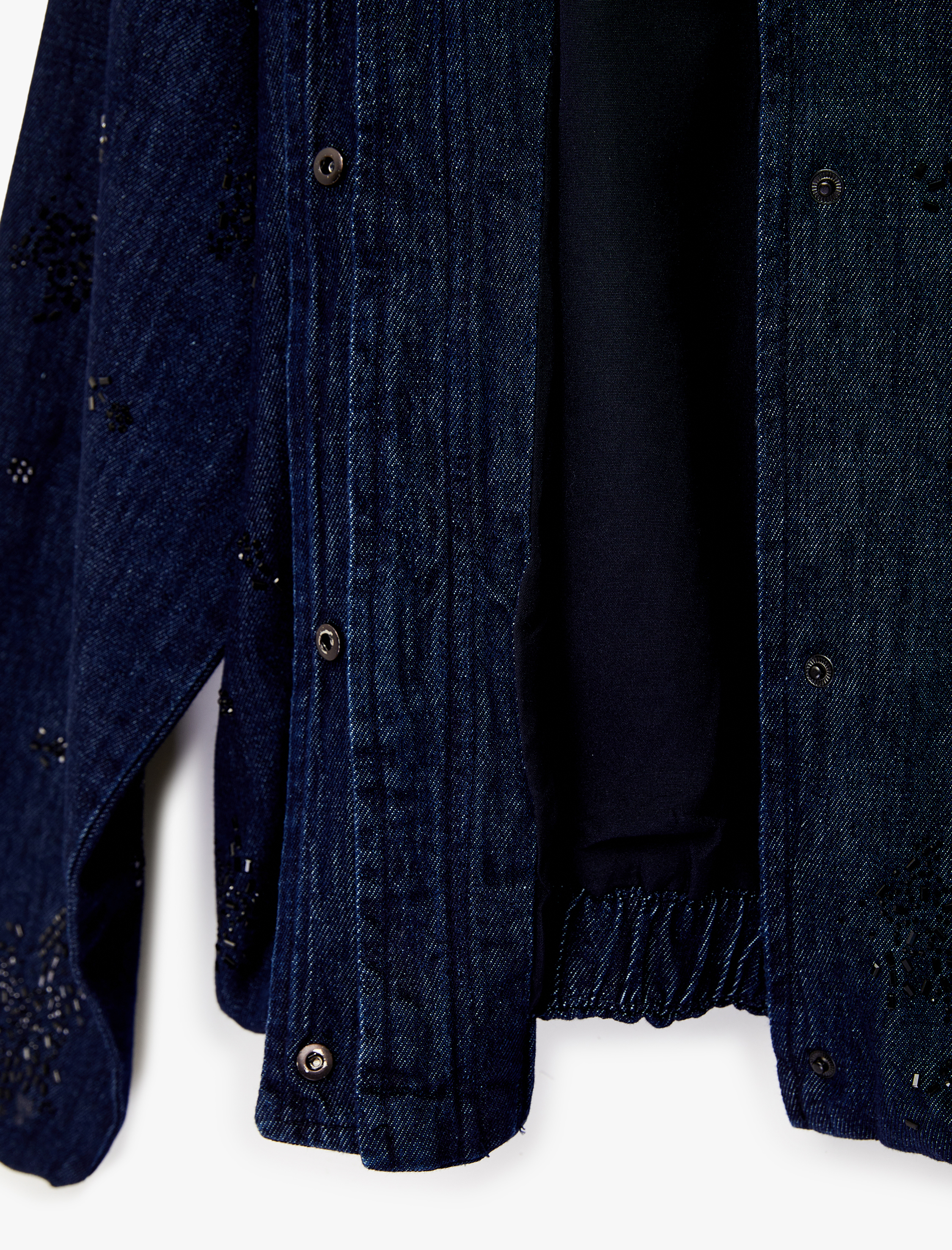   Taş Detaylı Uzun Kollu Düğmeli Yuvarlak Yaka Denim Ceket