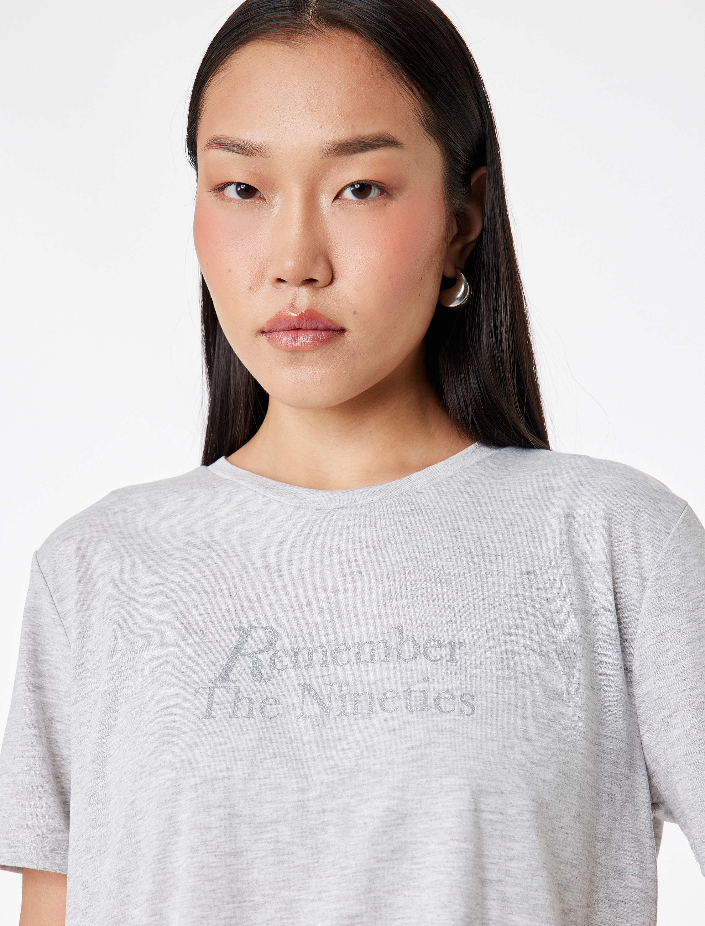   Regular Fit Kısa Kollu Bisiklet Yaka Simli Baskılı Tişört