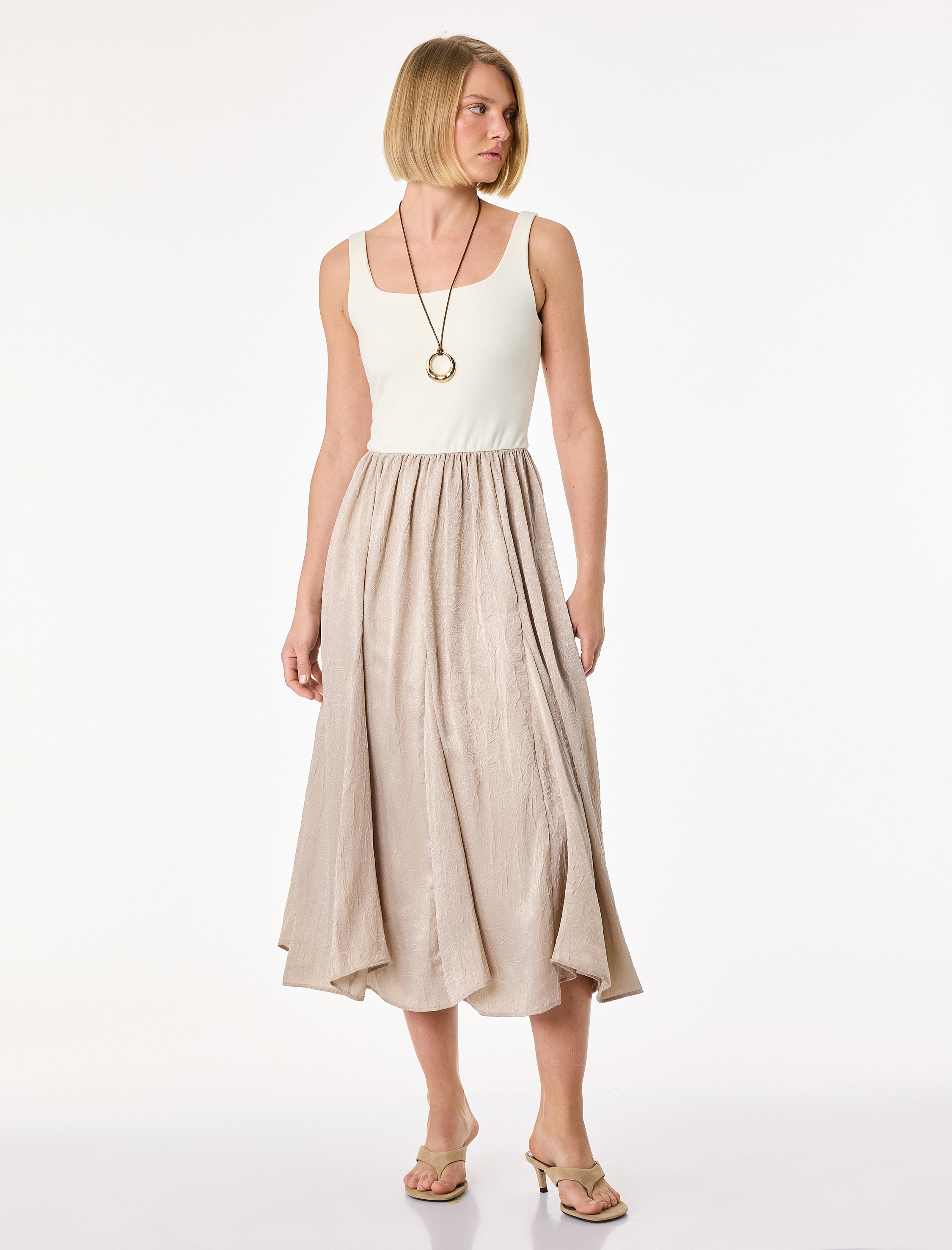   İki Farklı Kumaş Kullanımlı Kare Yaka Askılı Midi Elbise