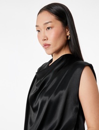 Degaje Yaka Kolsuz Saten Bluz