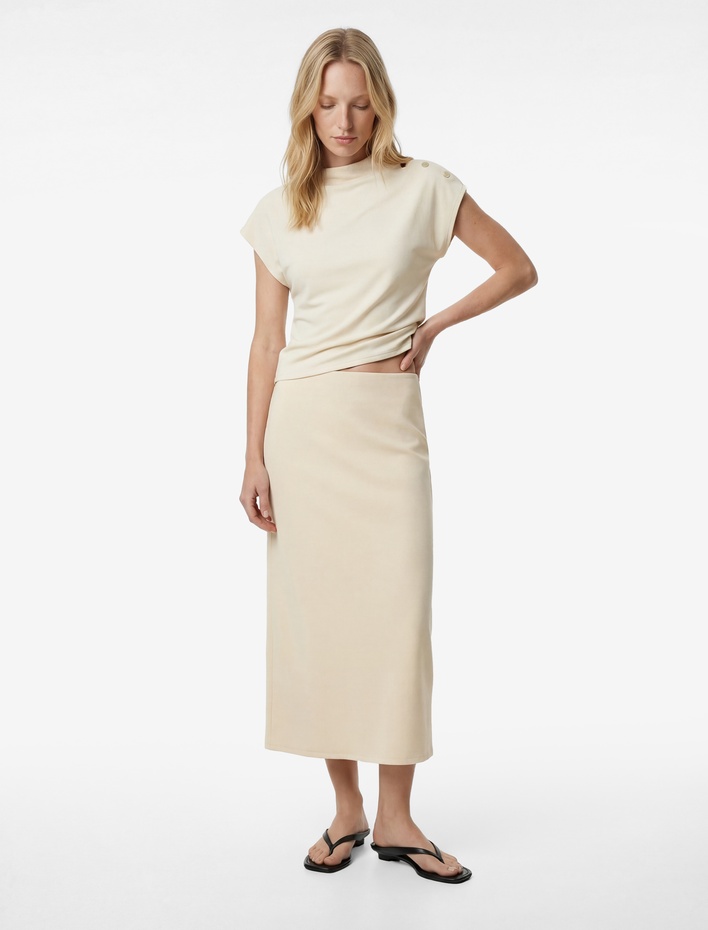  Modal Kumaş Aksesuar Düğme Detaylı Hafif Dik Yaka Kolsuz Tişört