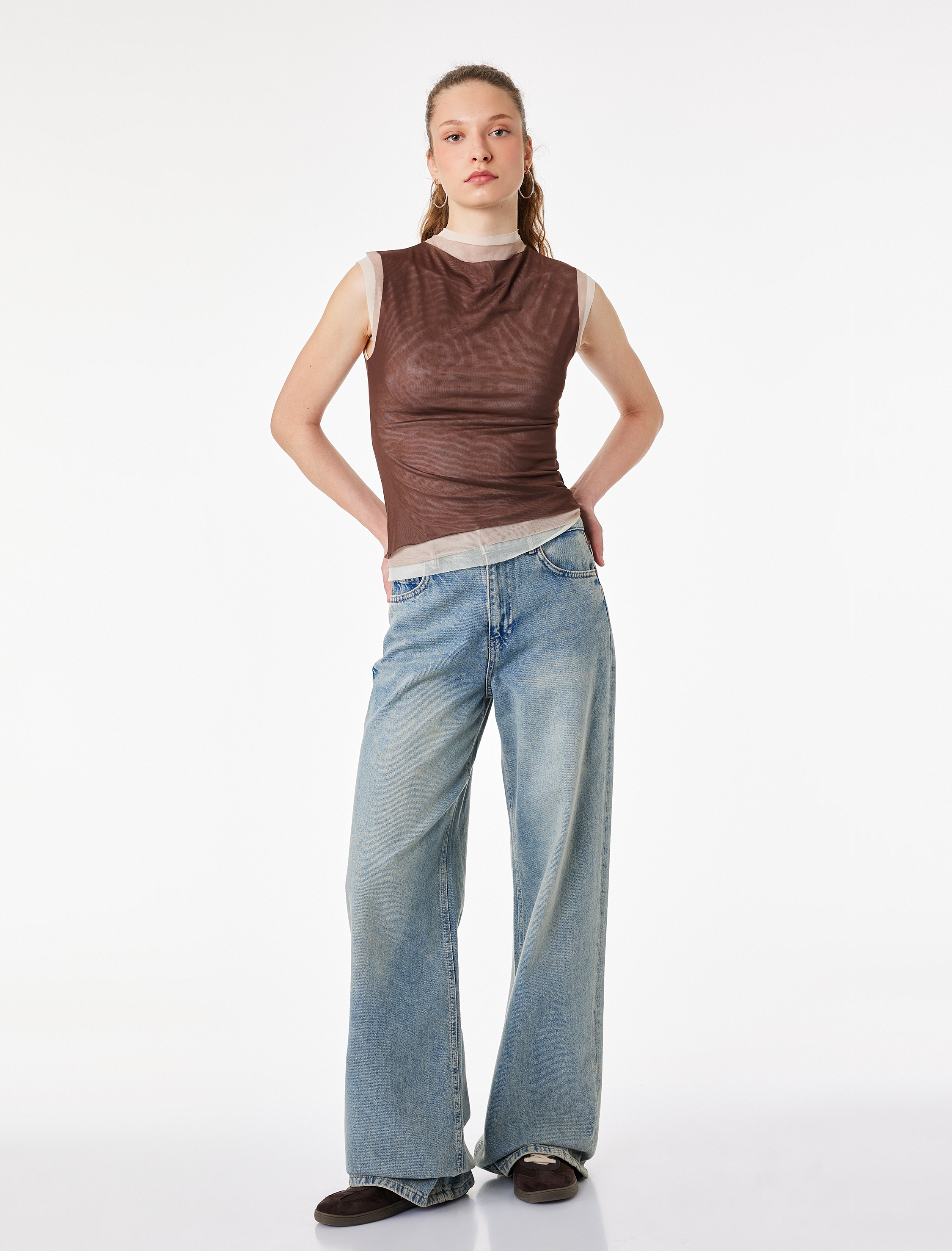   Slim Fit Dik Yaka Kolsuz Tül Bluz