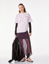 Rahat Kalıp Kısa Kollu Bisiklet Yaka Arkası Baskılı Fiyonklu Tişört