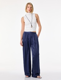 Normal Bel Pileli Cep Detaylı Geniş Paça Saten Pantolon