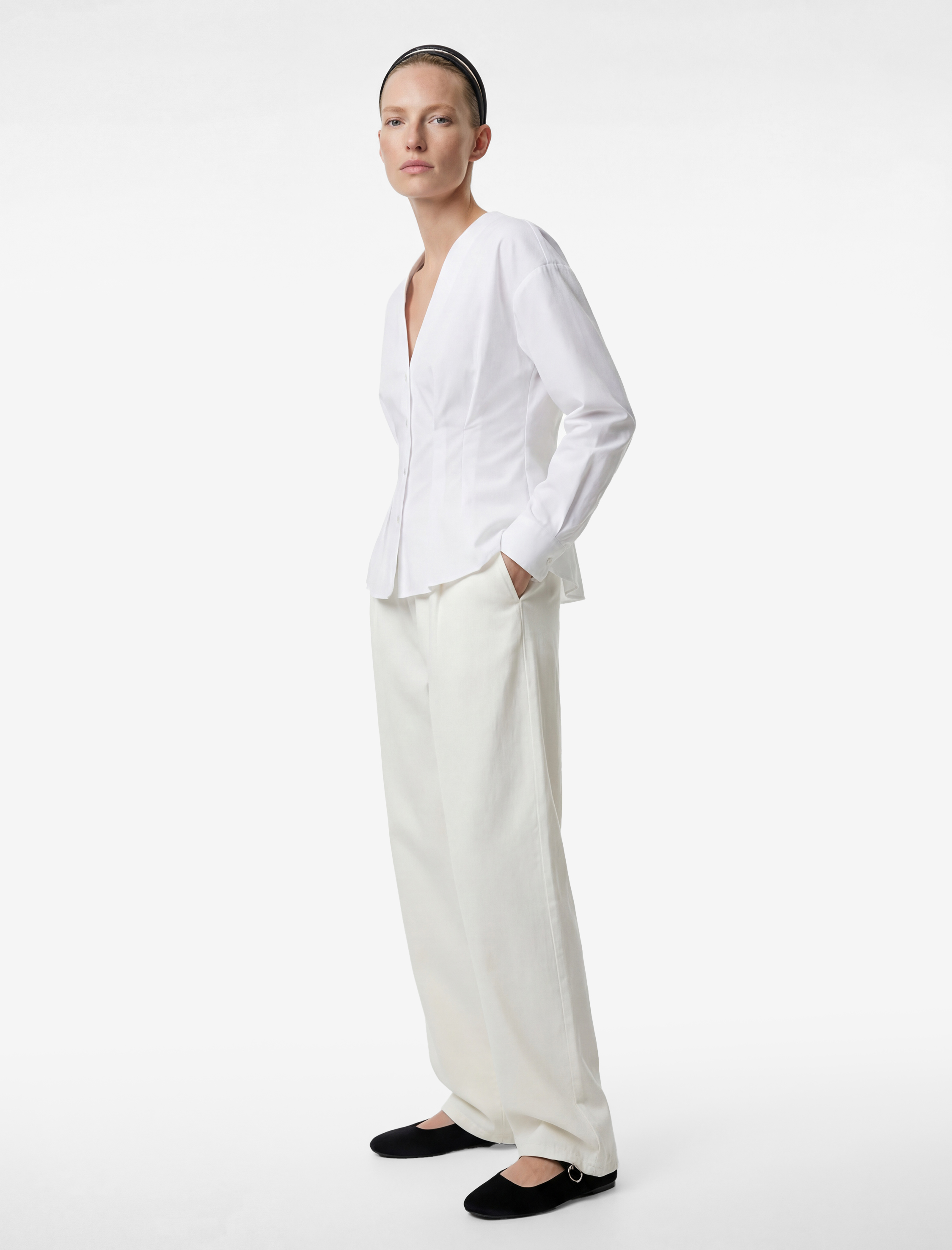   Slim Fit Pamuklu Düğmeli Uzun Kollu V Yaka Pileli Peplum Gömlek