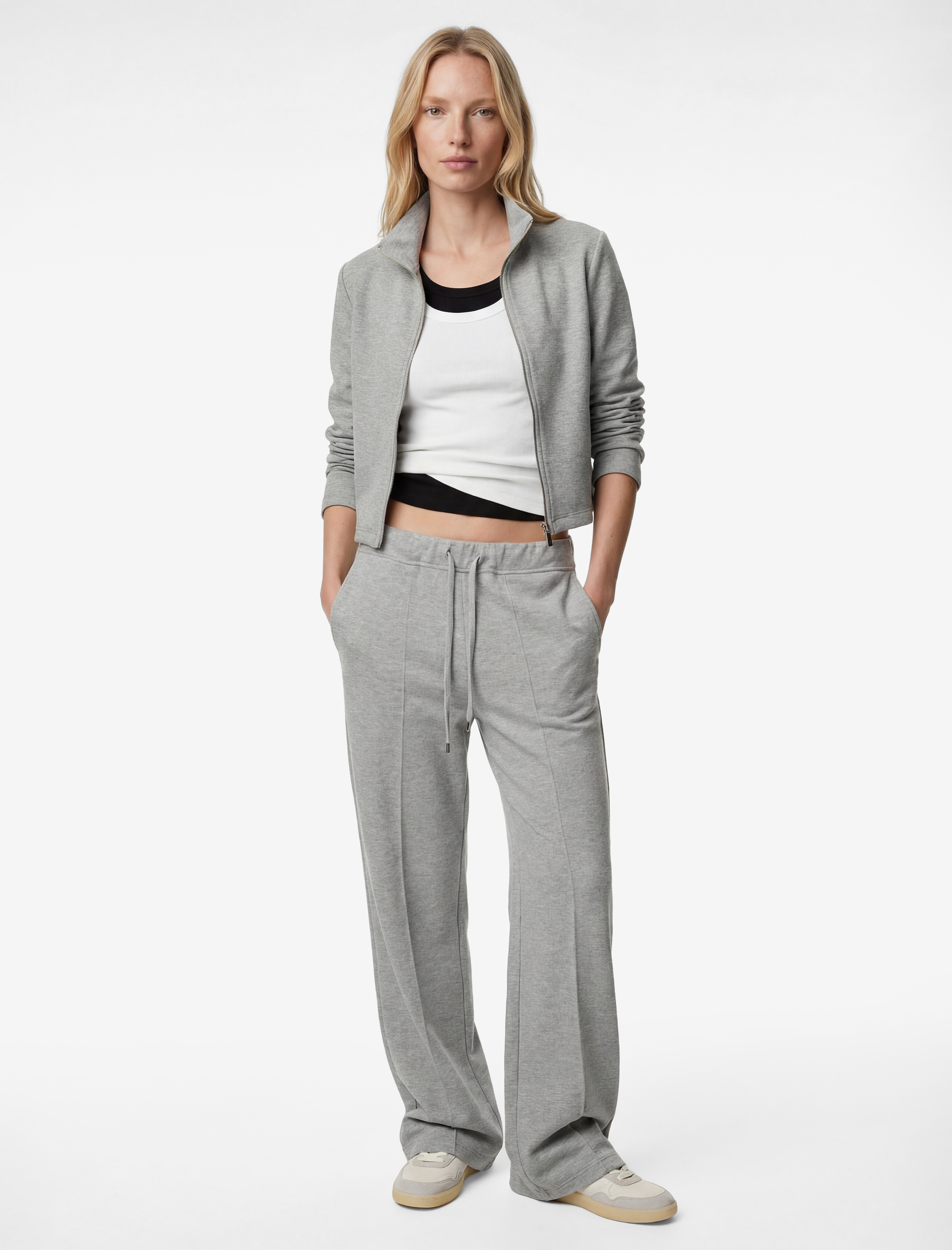   Modal Kumaş Uzun Kollu Dik Yaka Fermuarlı Hırka