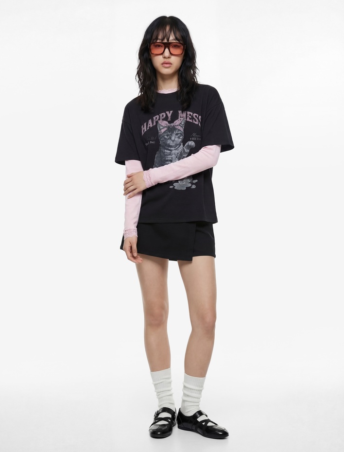  Kısa Kollu Zincir Kolye Detaylı Pamuklu Kedi Baskılı Tişört