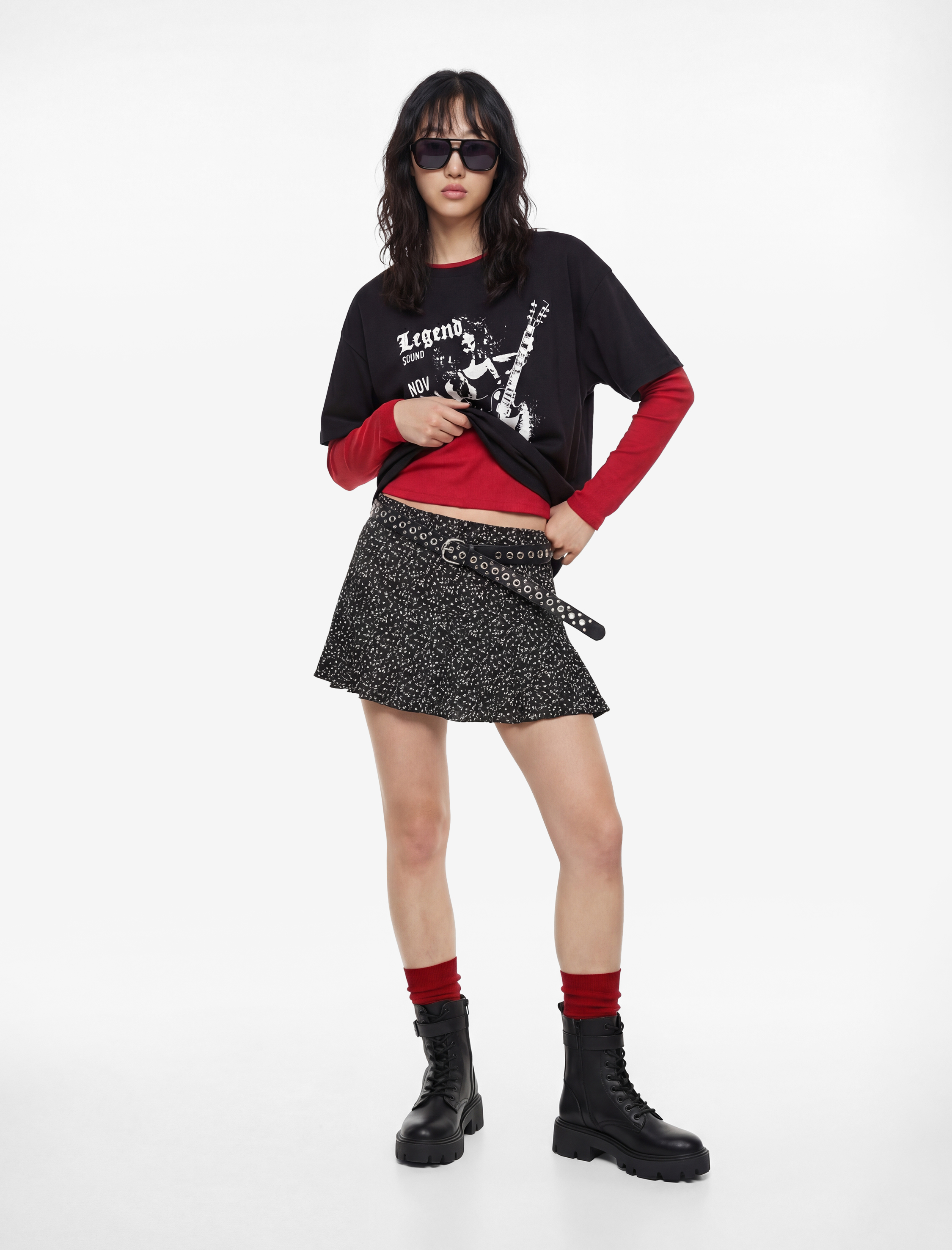   Rahat Kesim Bürümcük Çiçekli Mini Şort Etek