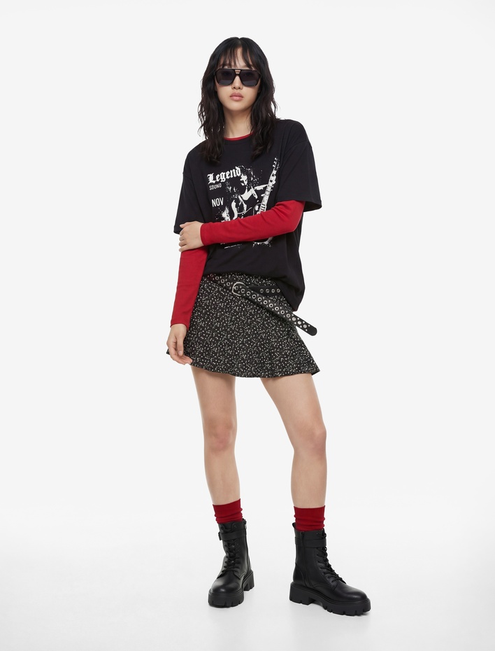  Rahat Kesim Bürümcük Çiçekli Mini Şort Etek