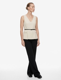 Cep Detaylı V Yaka Kemerli Kolsuz Bluz