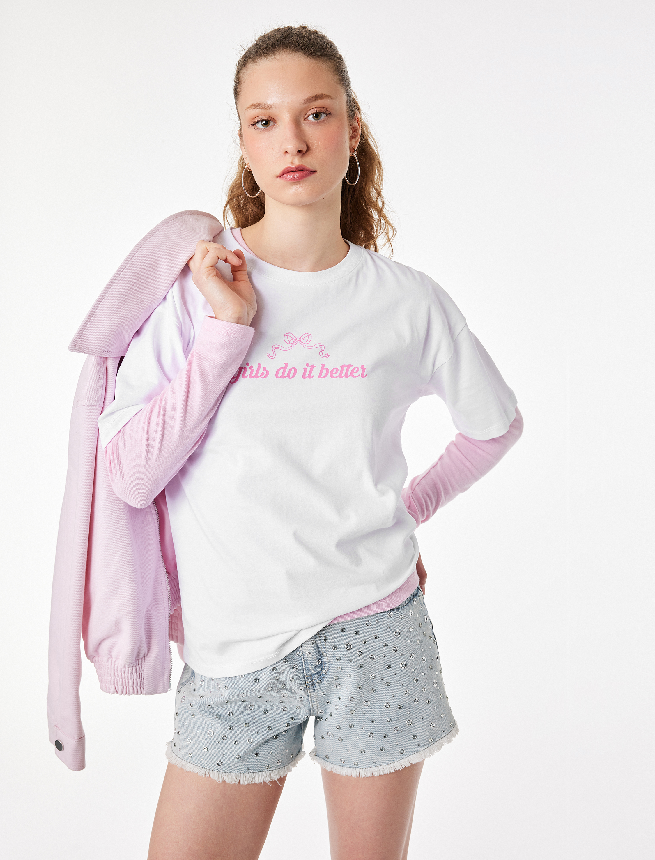   Rahat Kalıp Kısa Kollu Bisiklet Yaka Pamuklu Fiyonk Baskılı Tişört