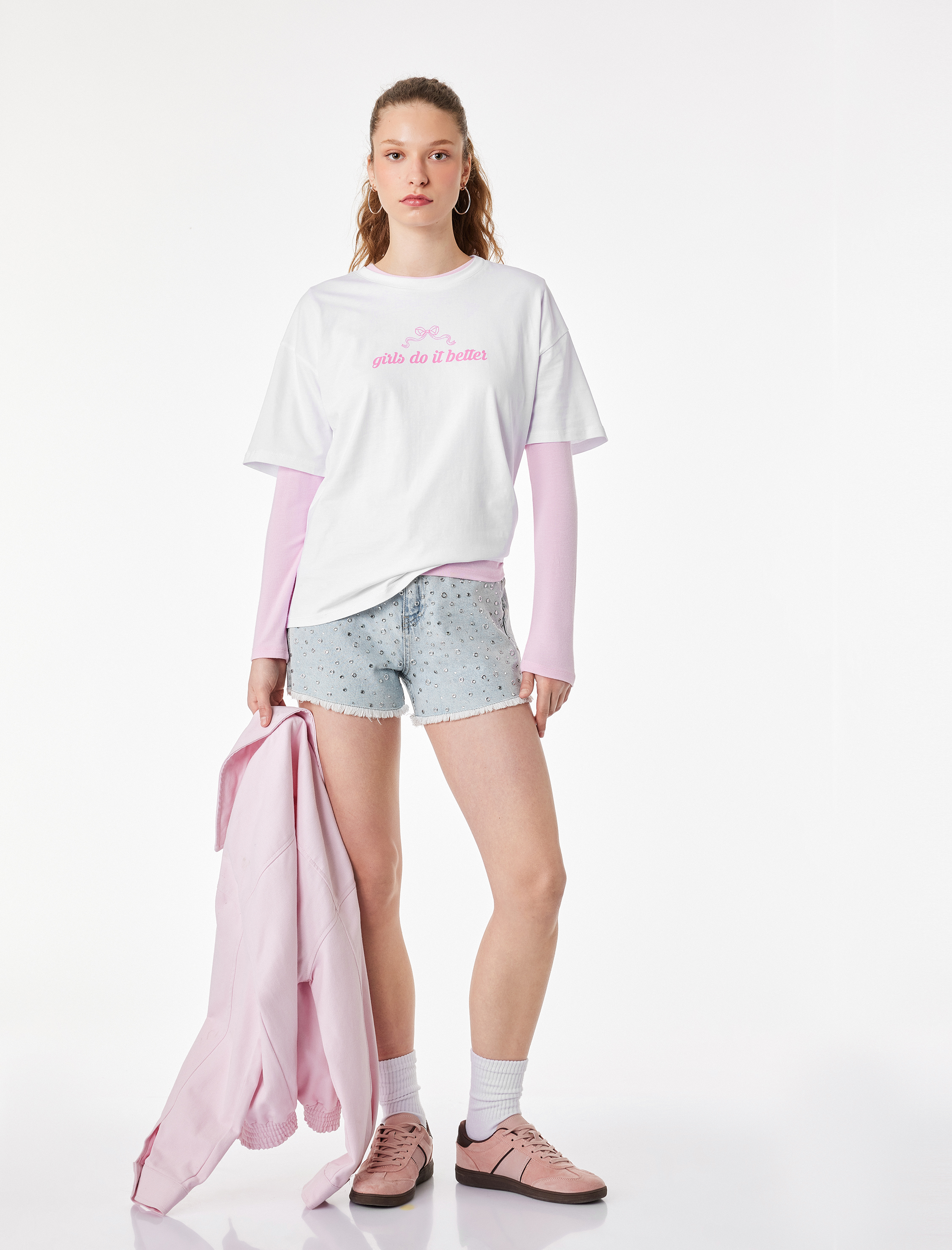   Rahat Kalıp Kısa Kollu Bisiklet Yaka Pamuklu Fiyonk Baskılı Tişört