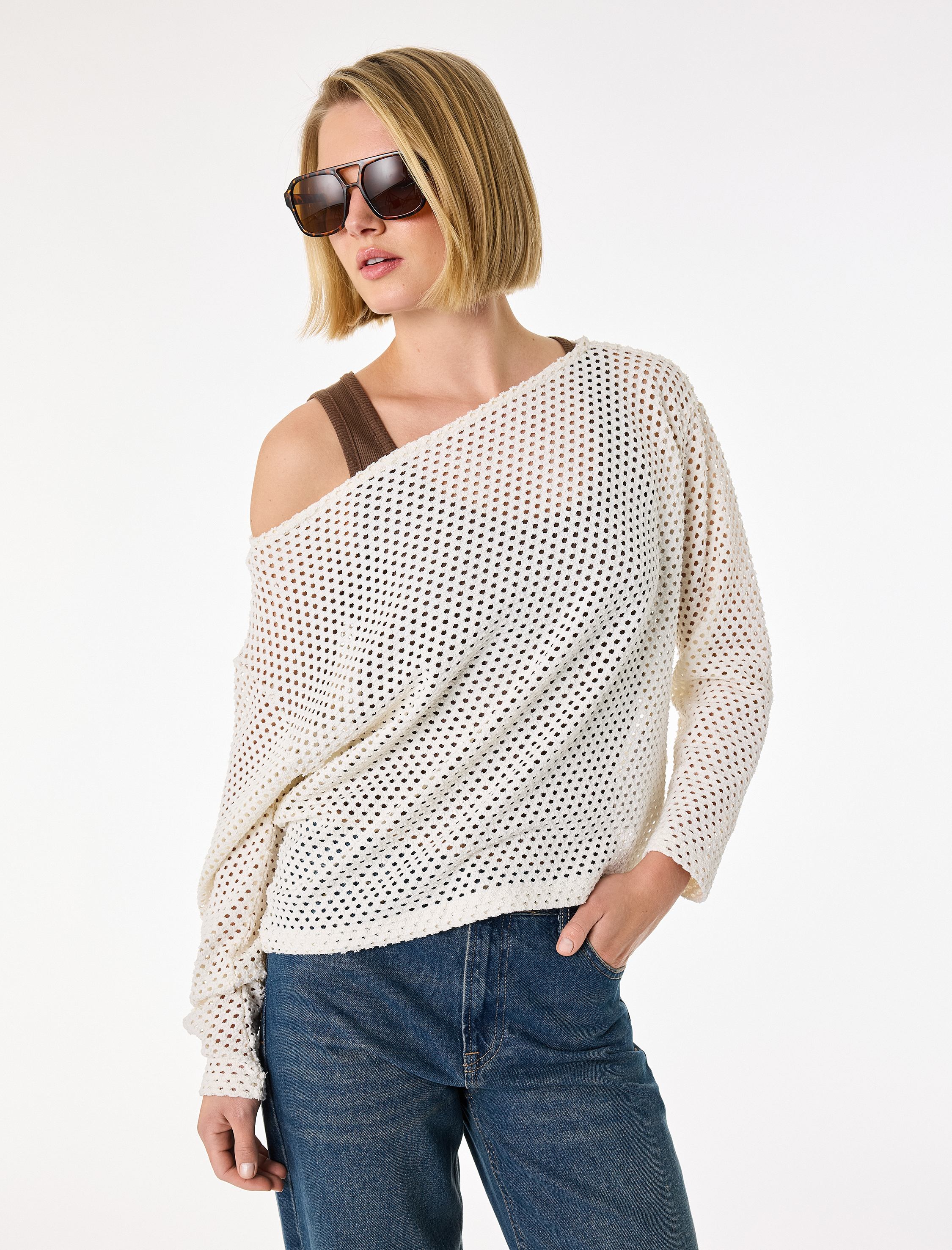   Uzun Kollu Kayık Yaka Omzu Açık File Ajurlu Bluz