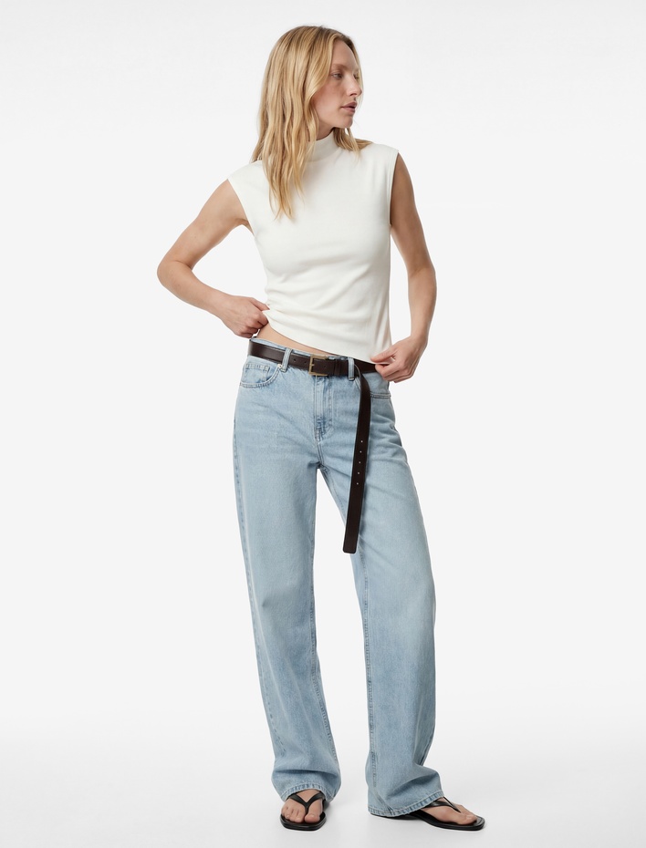  Regular Fit Pamuklu Dik Yaka Kolsuz Tişört