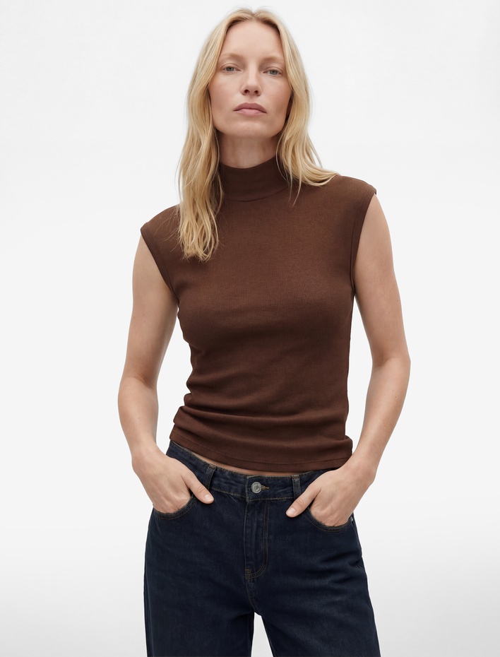  Regular Fit Pamuklu Dik Yaka Kolsuz Tişört