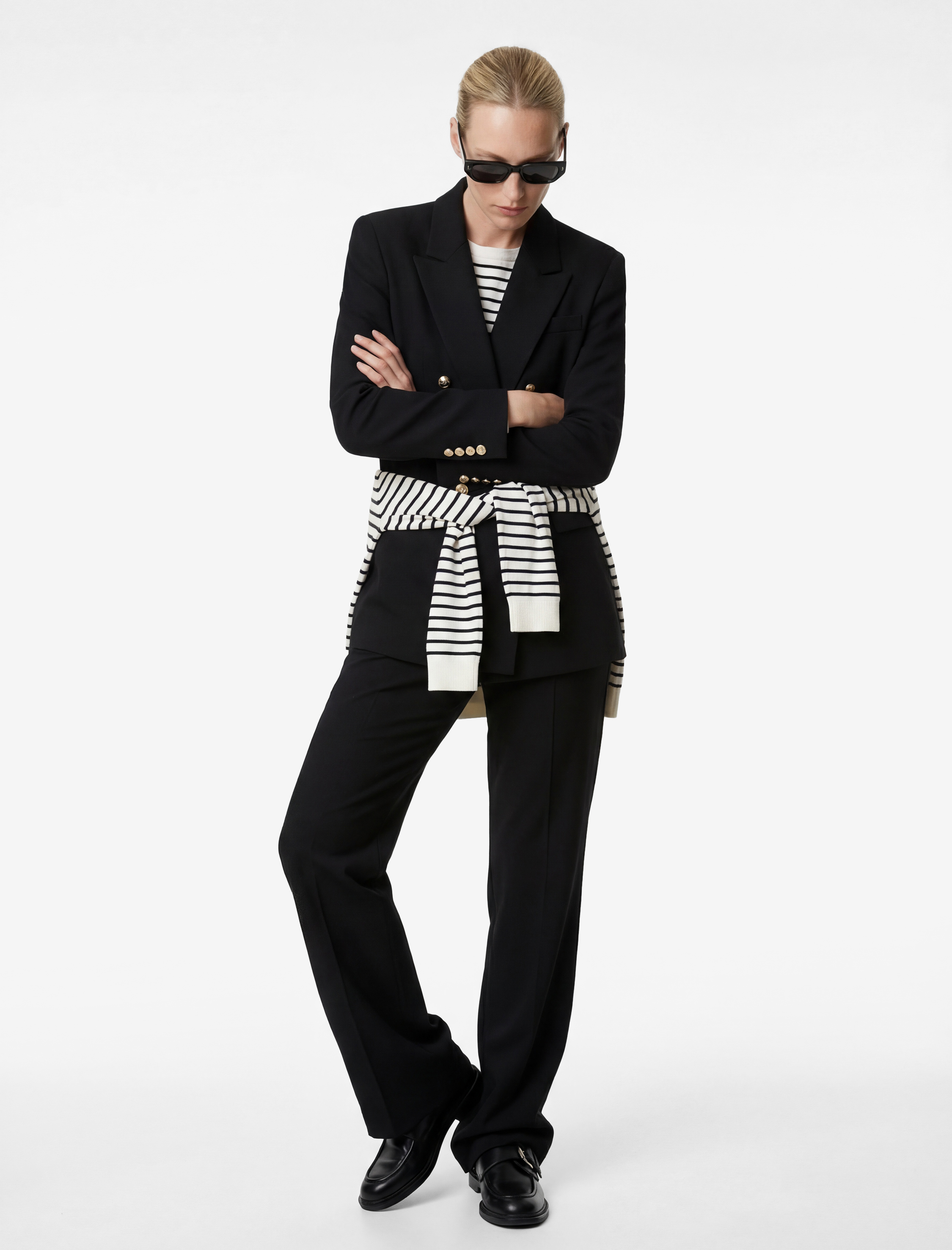   Uzun Kollu Düğmeli Cep Detaylı Kruvaze Yaka Blazer Ceket