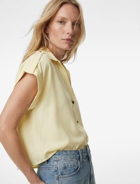 Apolet Detaylı Kısa Kollu Keten Görünümlü Gömlek