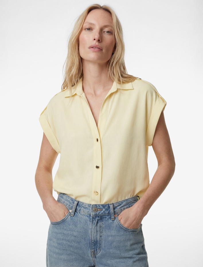  Apolet Detaylı Kısa Kollu Keten Görünümlü Gömlek