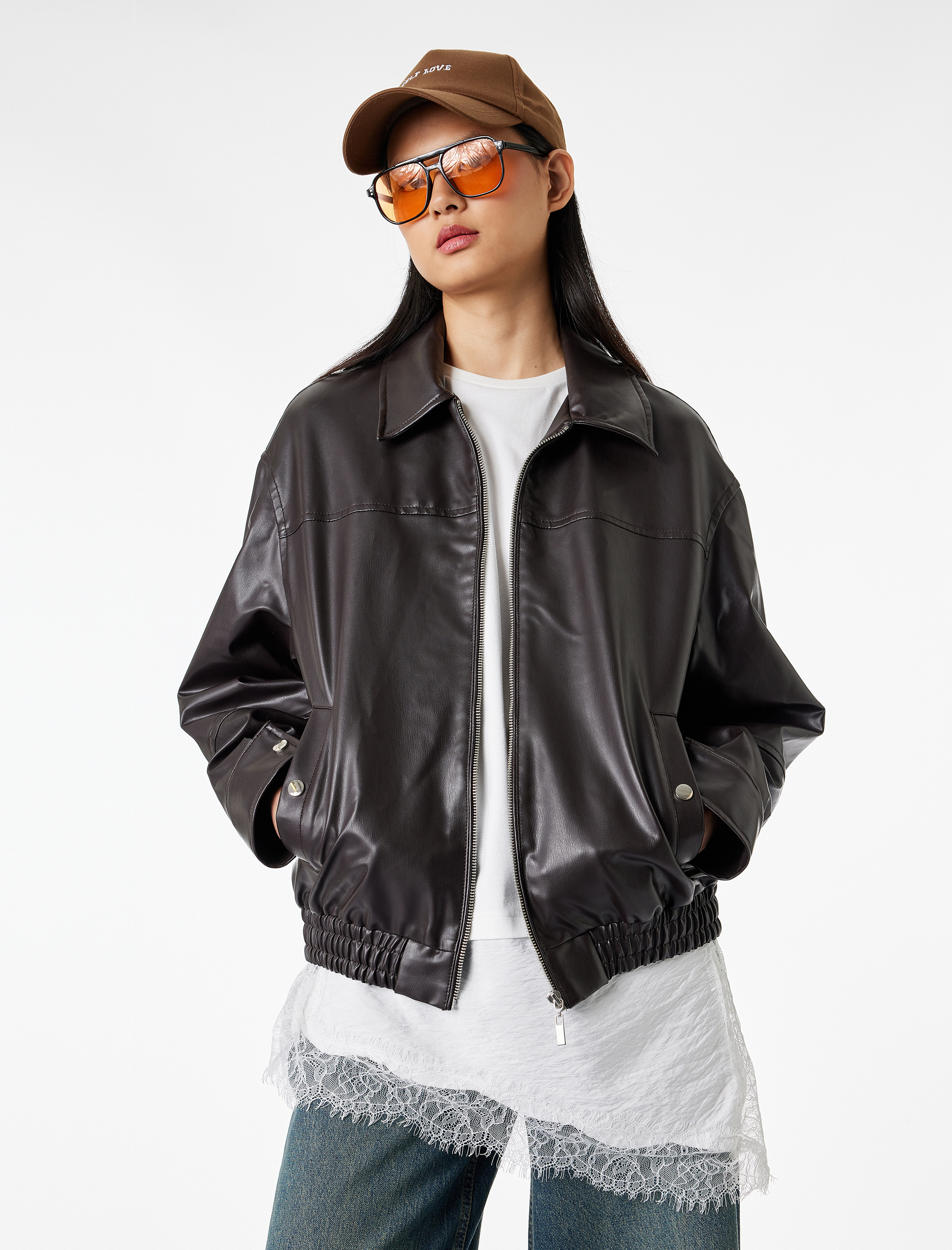   Regular Fit Kısa Kollu Bisiklet Yaka Asimetrik Dantel Detaylı Tişört