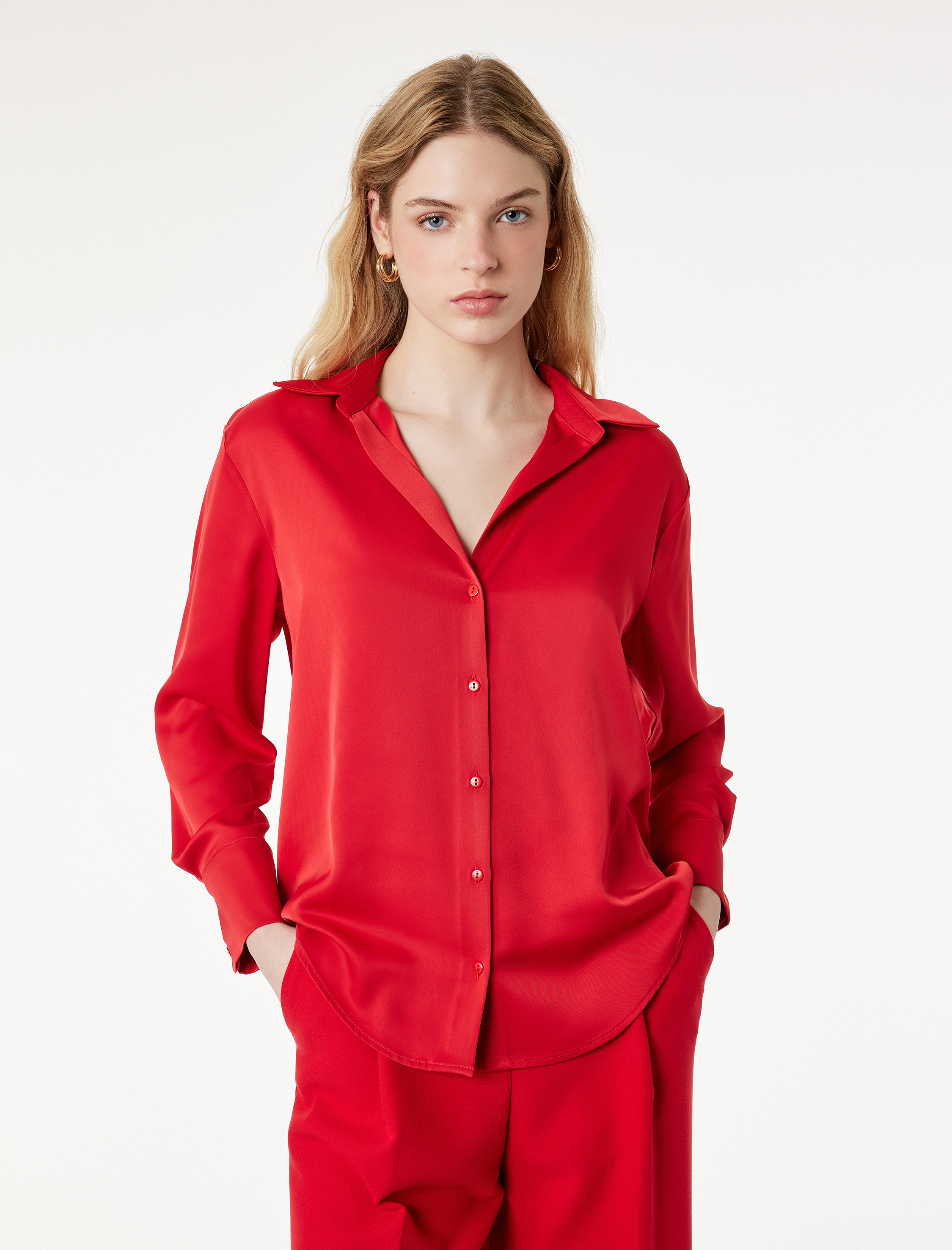 Klasik Yaka Uzun Kollu Rahat Kalıp Düğmeli Saten Gömlek - Görsel 2