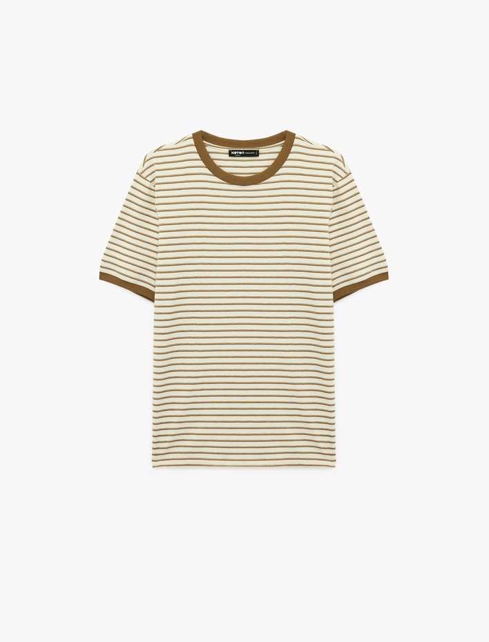  Regular Fit Kısa Kollu Biyeli Bisiklet Yaka Çizgili Tişört