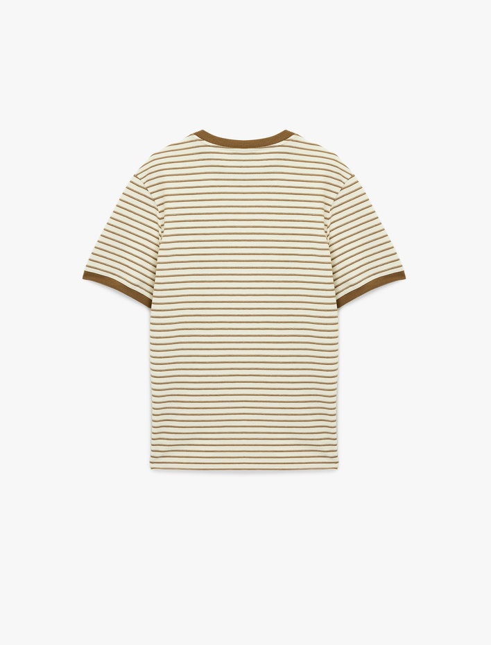  Regular Fit Kısa Kollu Biyeli Bisiklet Yaka Çizgili Tişört