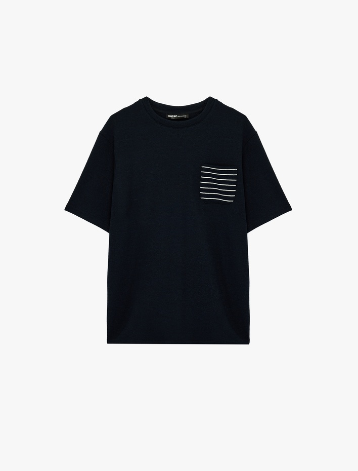  Regular Fit Çizgili Cep Detaylı Kısa Kollu Bisiklet Yaka Tişört