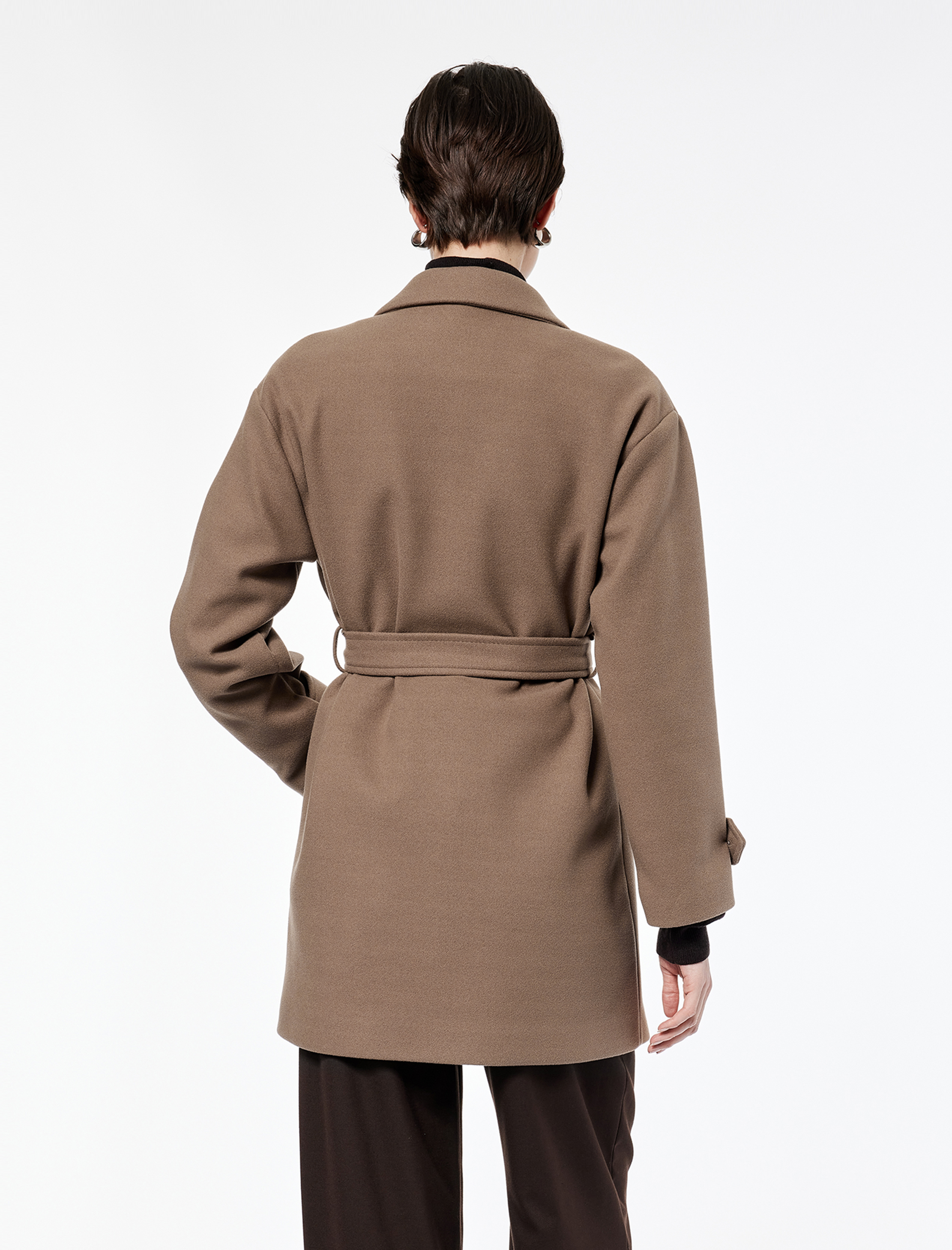   Uzun Kollu Cepli Düğmeli Kemerli Kruvaze Kaşe Kaban