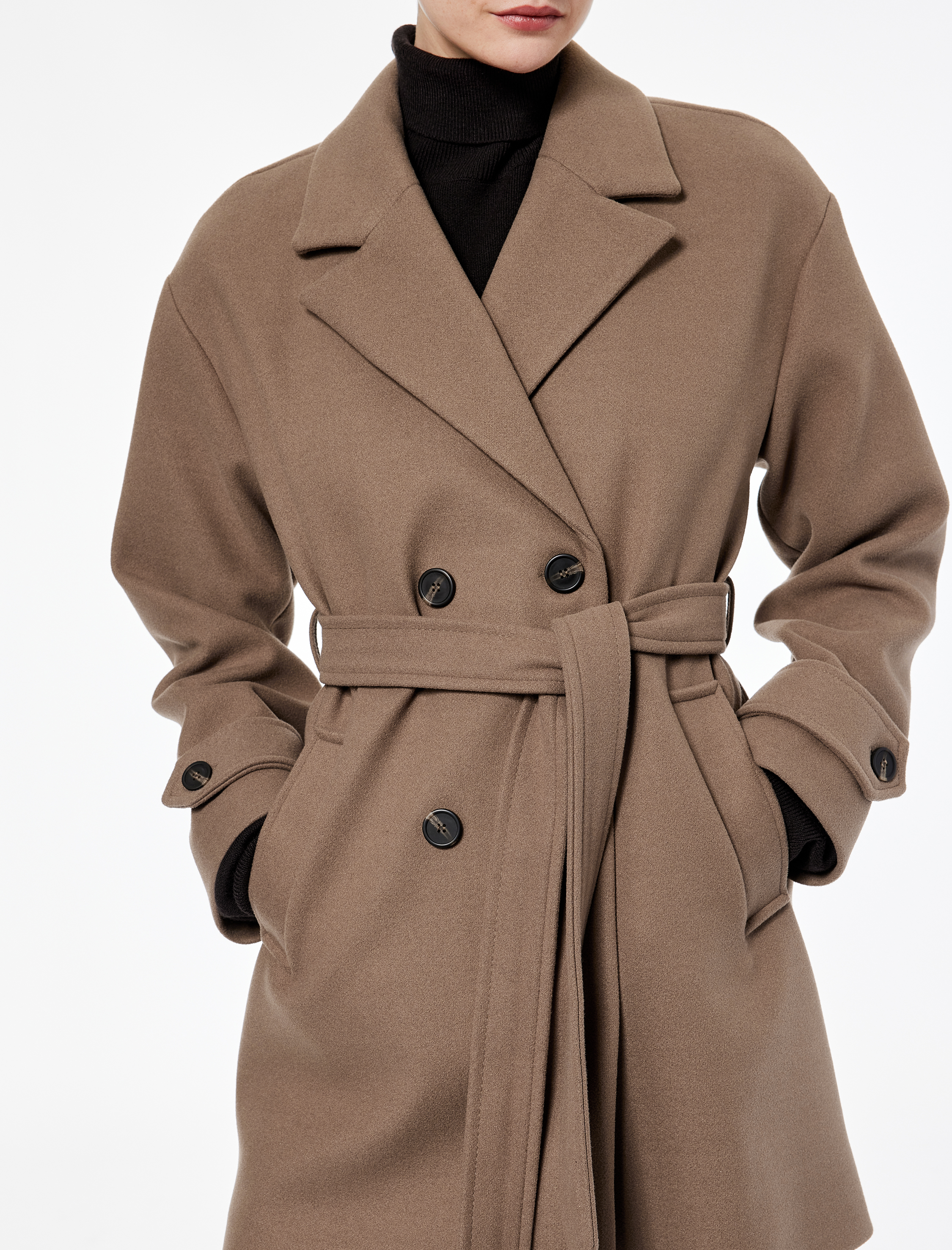   Uzun Kollu Cepli Düğmeli Kemerli Kruvaze Kaşe Kaban