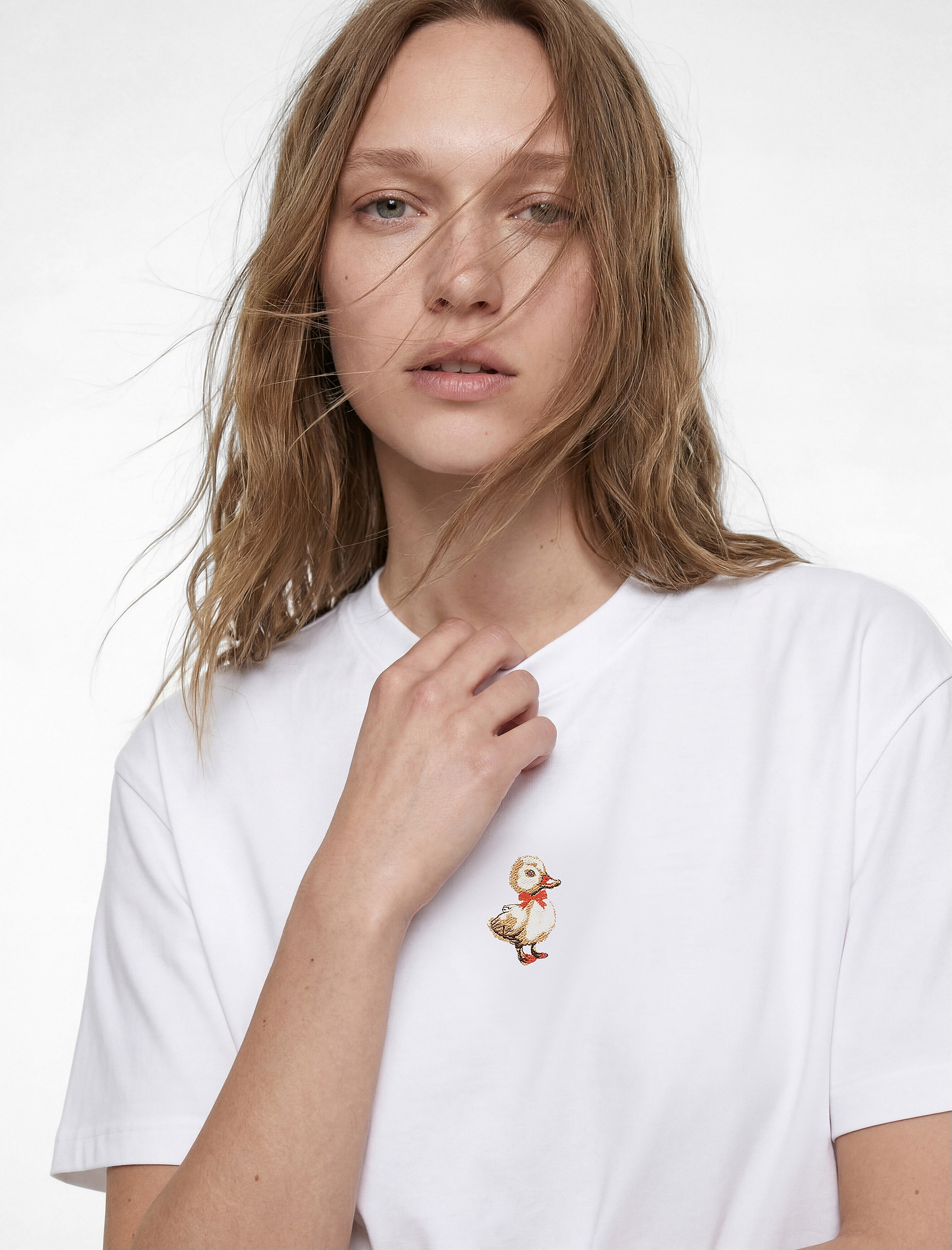   Pamuklu Kısa Kollu Bisiklet Yaka Ördek Nakışlı Oversize Tişört