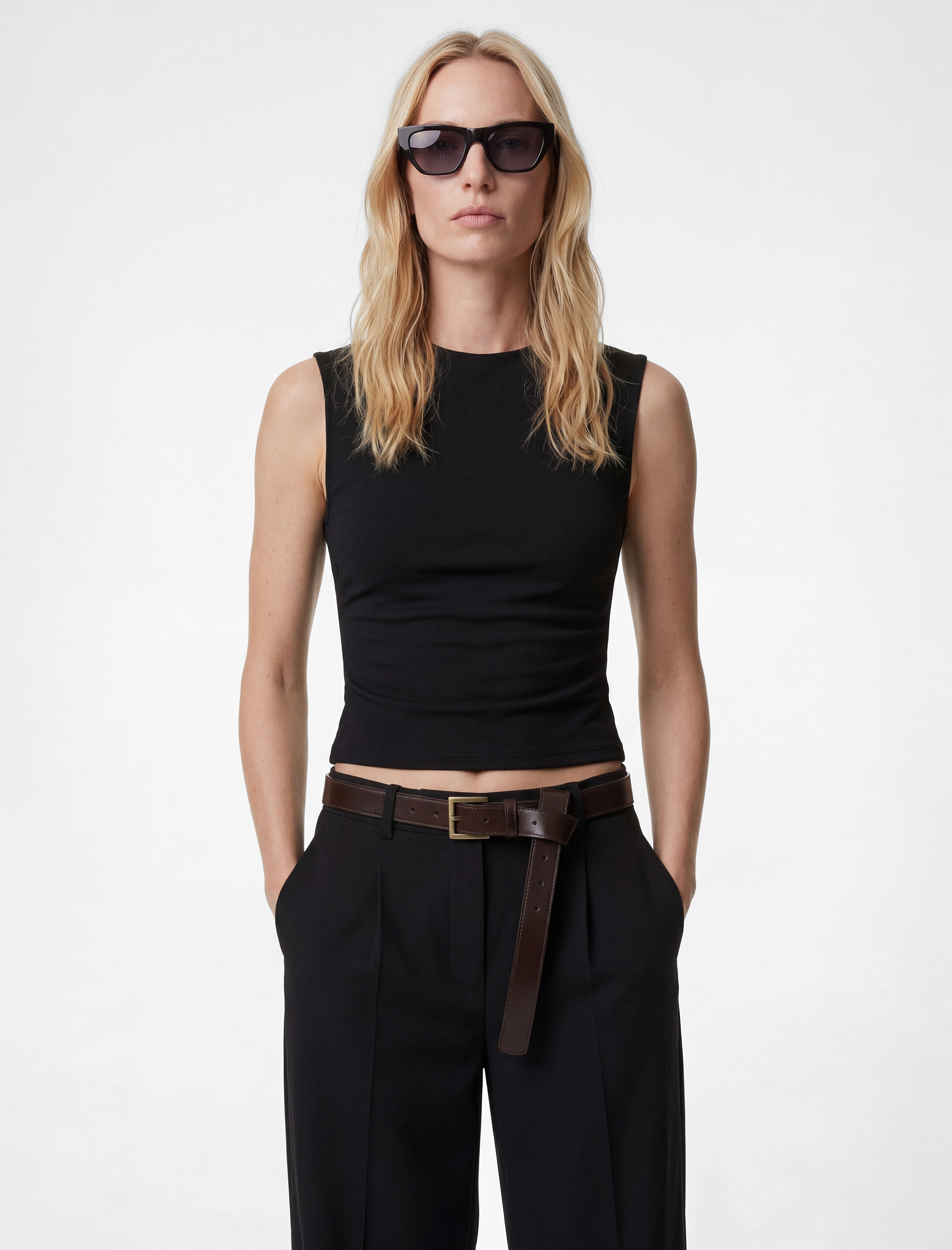   Krep Scuba Kumaş Slim Fit Bisiklet Yaka Kolsuz Drape Detaylı Bluz