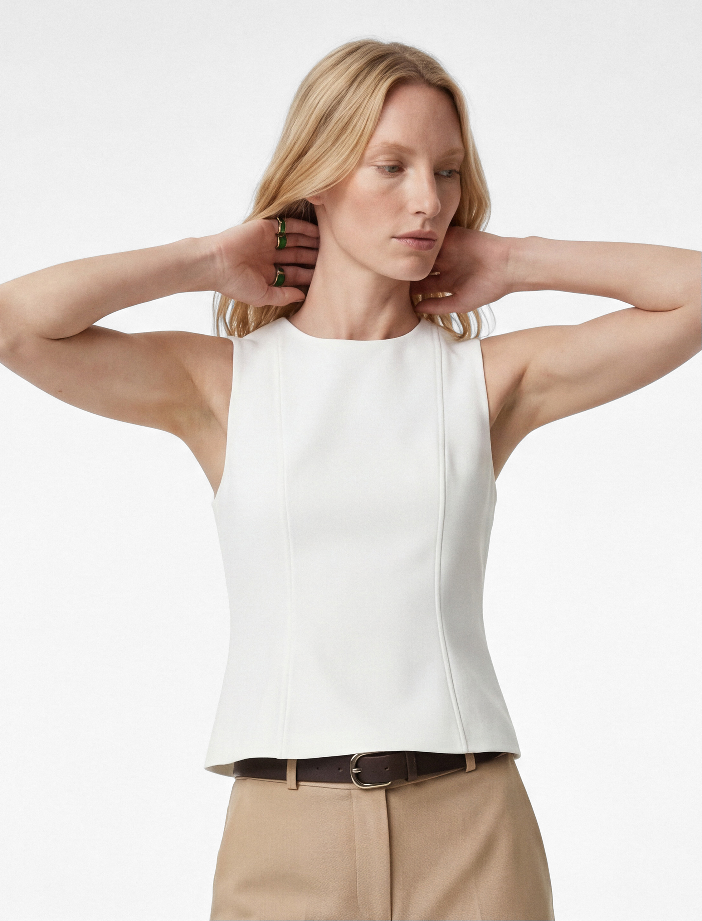   Slim Fit Bisiklet Yaka Peplum Kesim Kolsuz Bluz