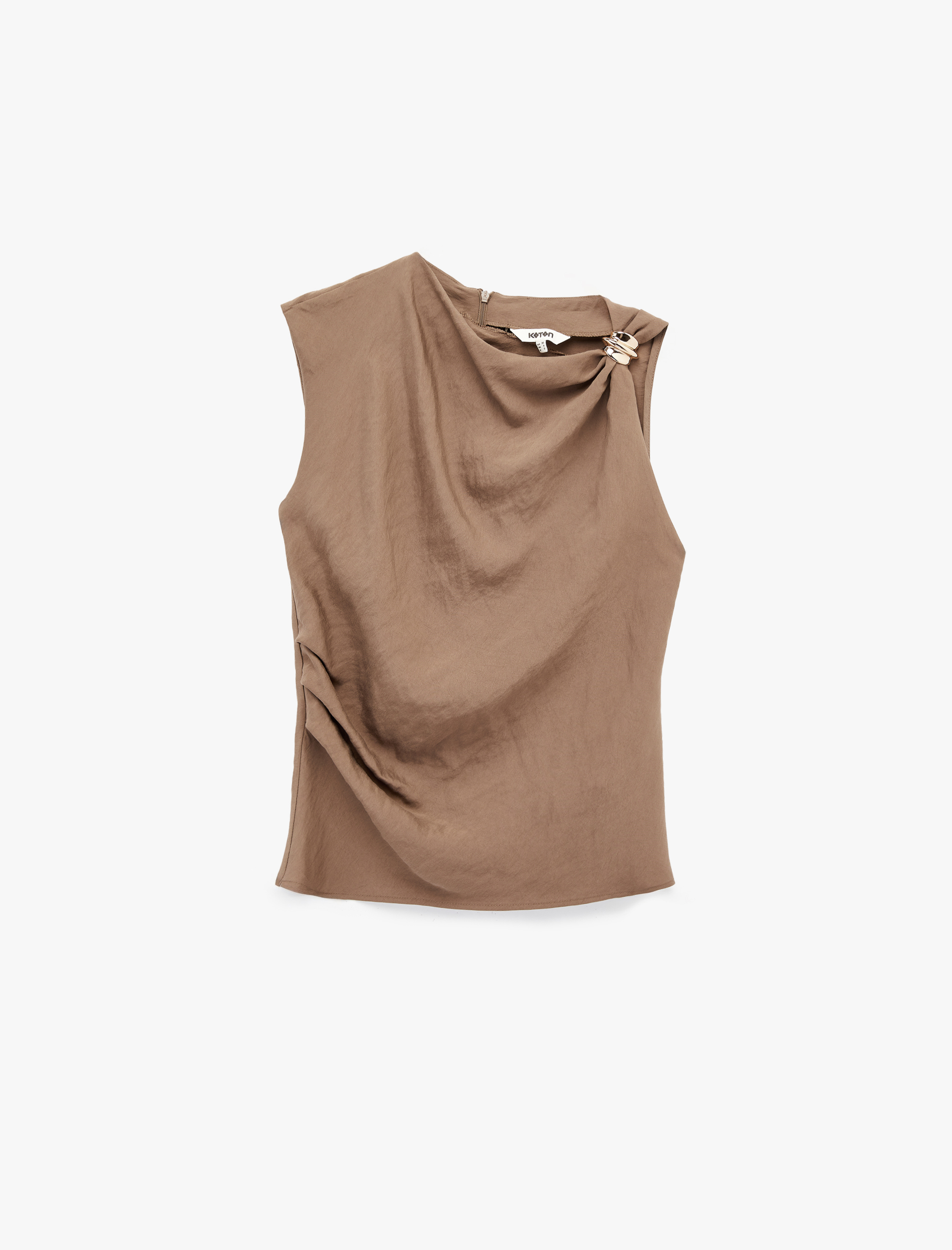   Modal Kumaş Kolsuz Kayık Yaka Aksesuar Detaylı Bluz