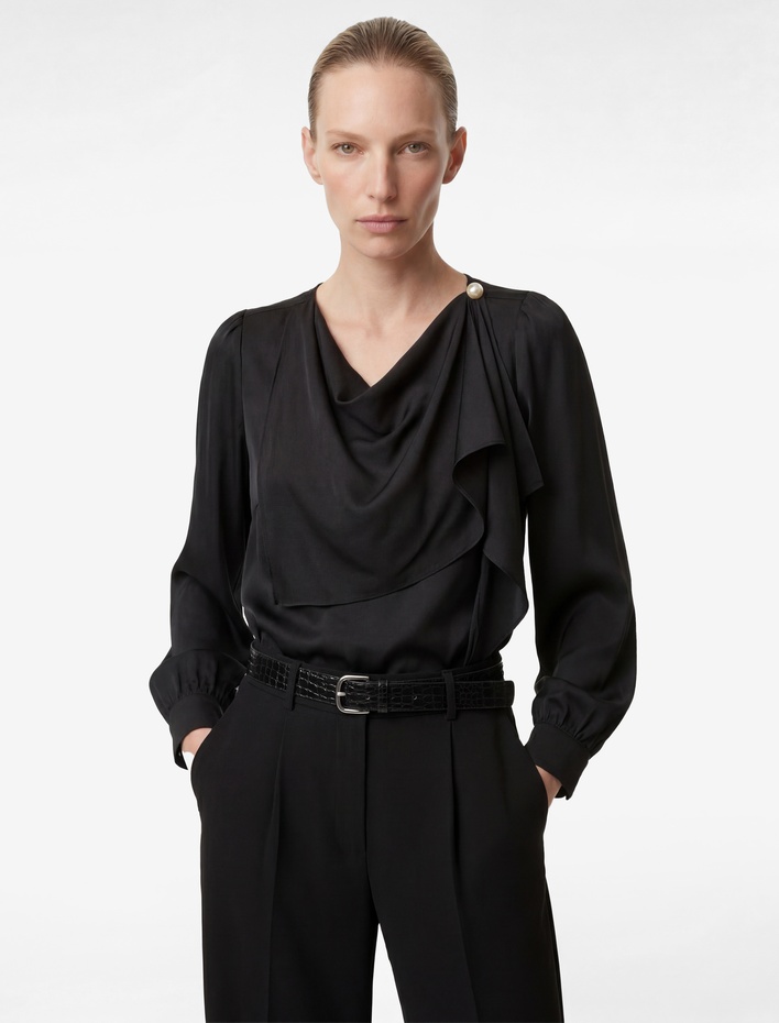  Dökümlü Şal Yaka Metal Aksesuarlı İnci Detaylı Uzun Kollu Saten Bluz