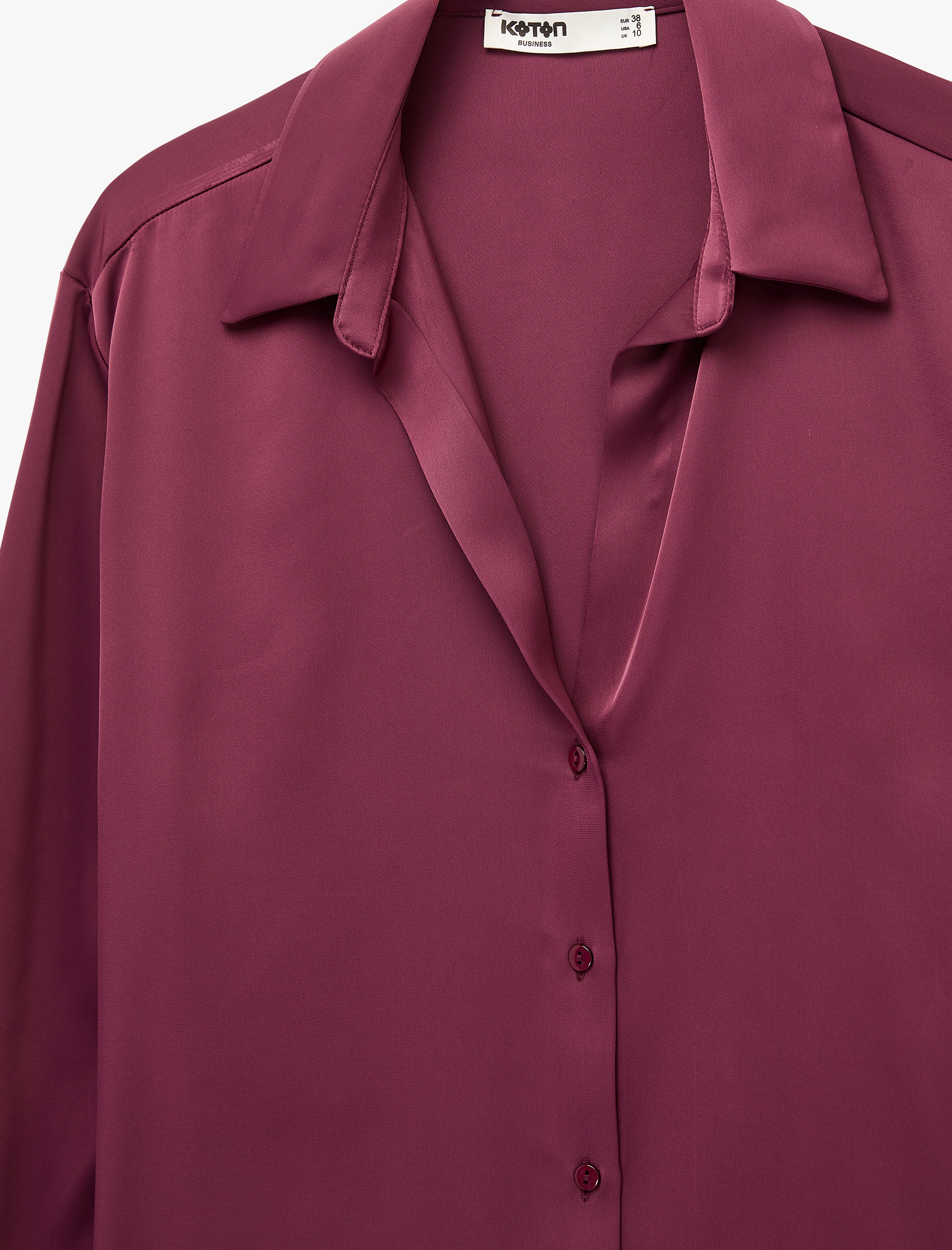   Klasik Yaka Uzun Kollu Rahat Kalıp Düğmeli Saten Gömlek