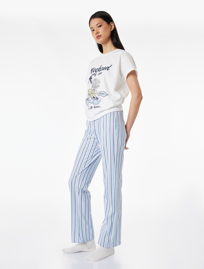  Pamuklu Rahat Kesim Kısa Kollu Baskılı Pijama Seti