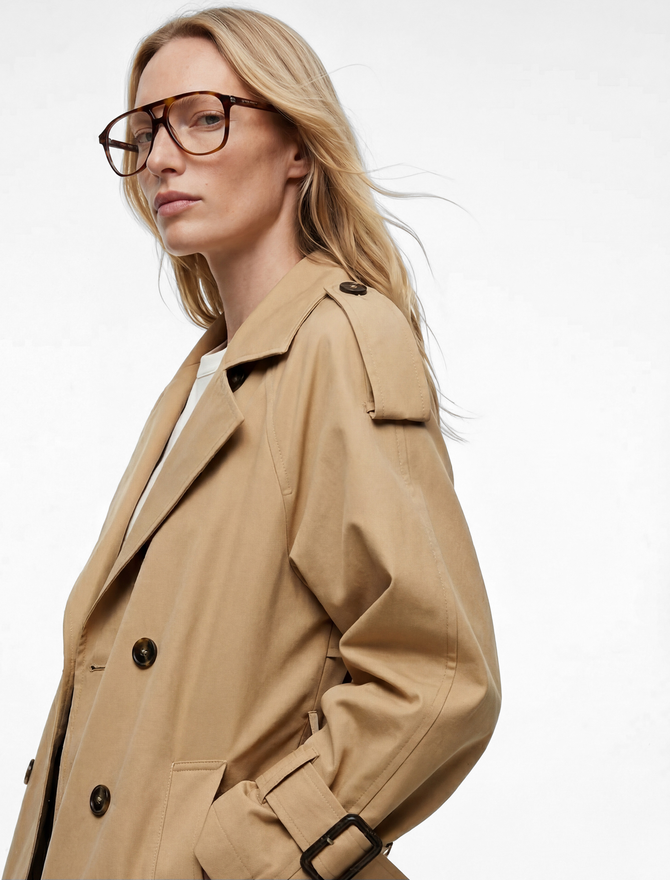   Uzun Kollu Düğmeli Cepli Kruvaze Kemerli Gabardin Kısa Trençkot